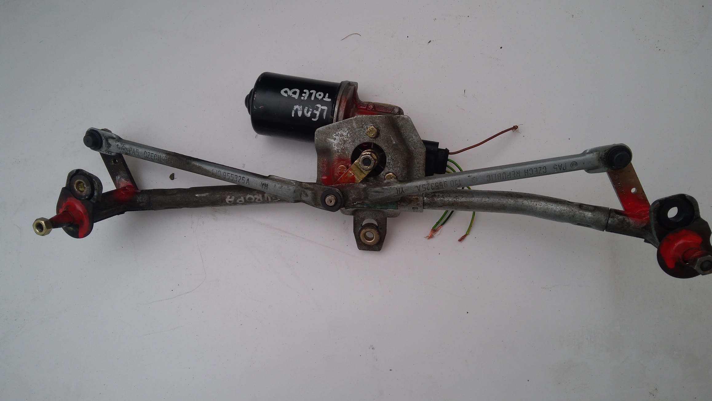 дворник заднего стекла vw golf 4. 3 397 118 927 bosch. стеклоочиститель golf 4. мотор стеклоочистителя гольф 4. стеклоочиститель golf 4.