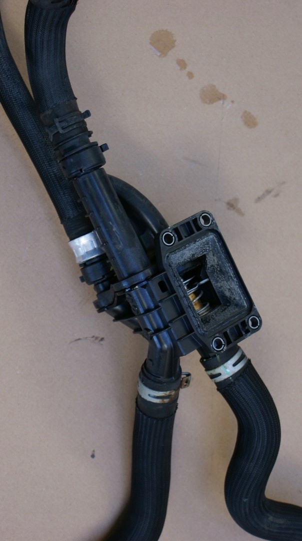 CITROEN PEUGEOT 1.6 EHDI OBUDOWA TERMOSTATU RURY Producent części Citroen OE