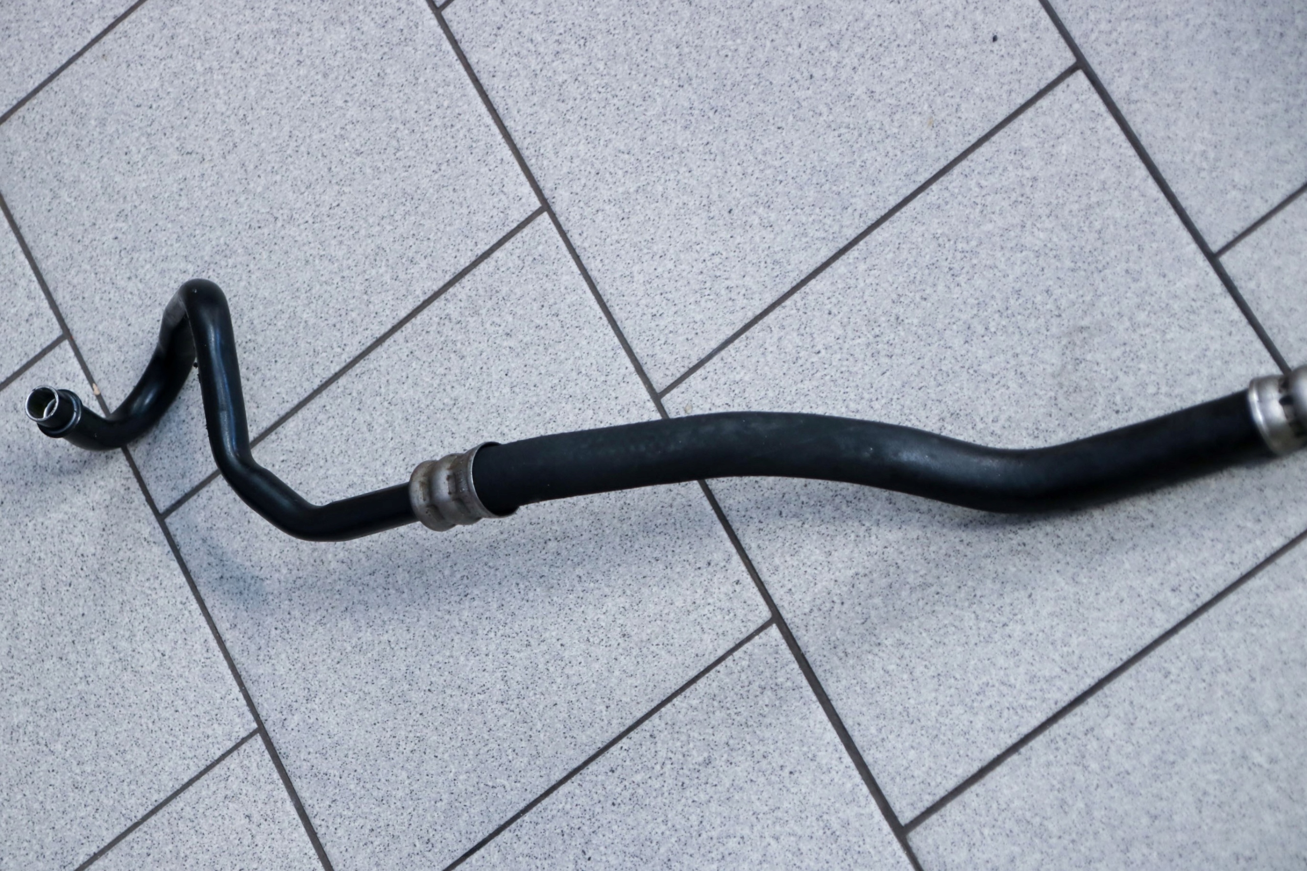 BMW E65 740d hose oil line gearboxes 2354116