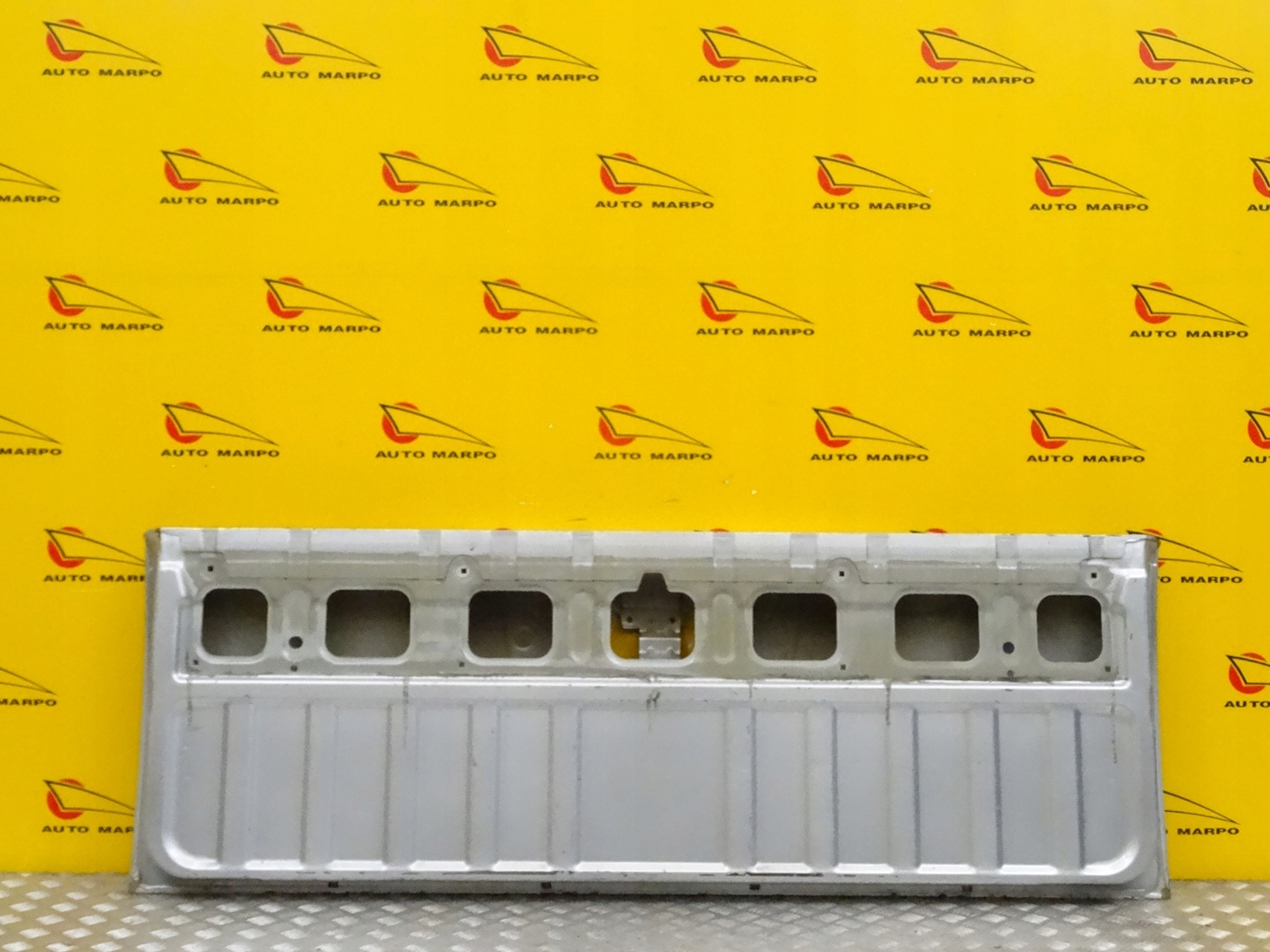 NISSAN TITAN 2003-2015 KLAPA TYŁ TYLNA BURTA Waga produktu z opakowaniem jednostkowym 25 kg