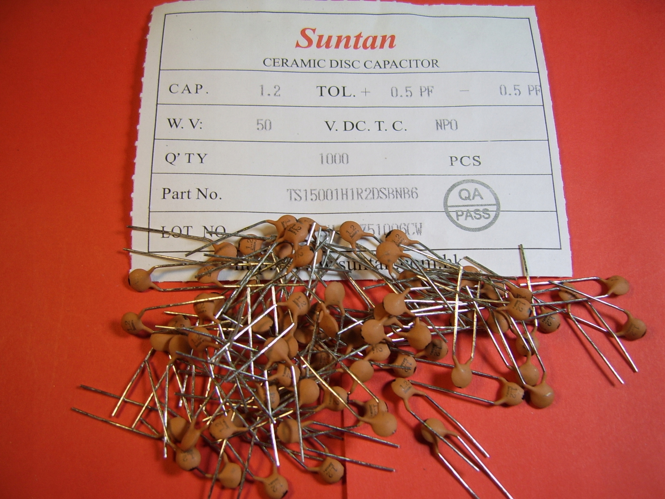 100x 1.2pF 50V +/-0.5pF NP0 kond. ceramiczny Tht