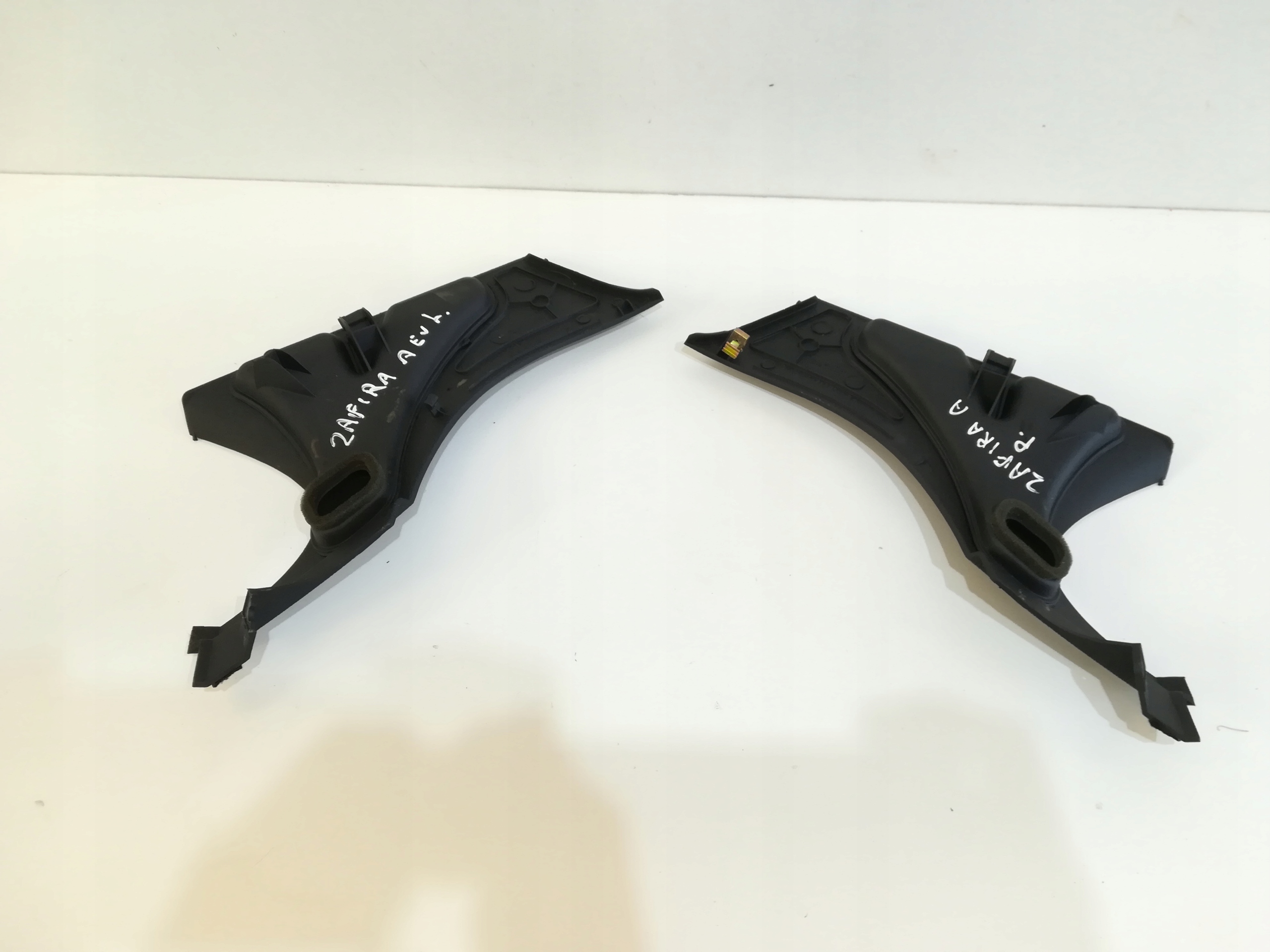 OSŁONA ZAŚLEPKA DESKI ROZDZIELCZEJ OPEL ZAFIRA A Producent części Opel OE