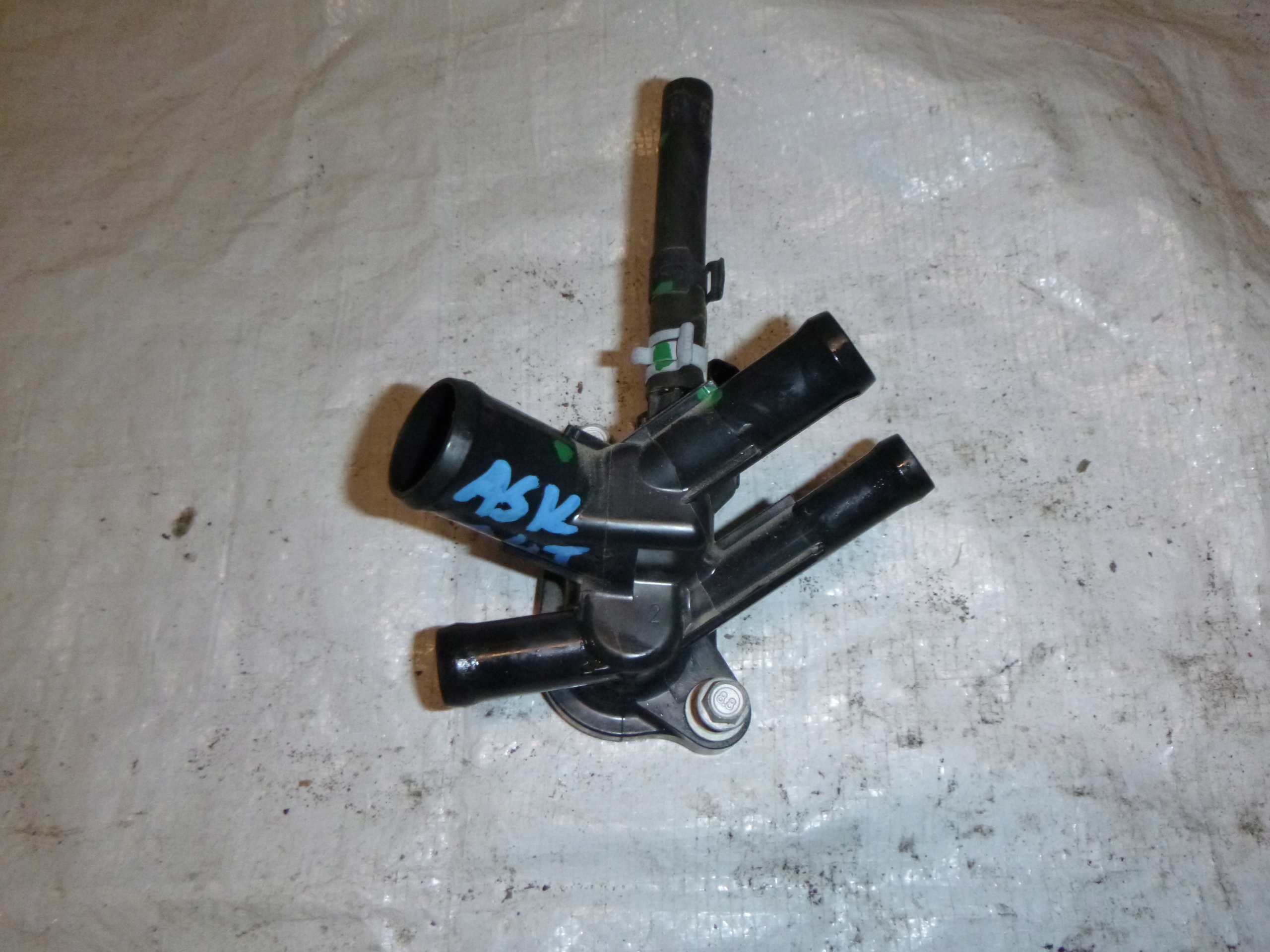 TERMOSTAT OBUDOWA OPEL ASTRA K 1.4 TURBO