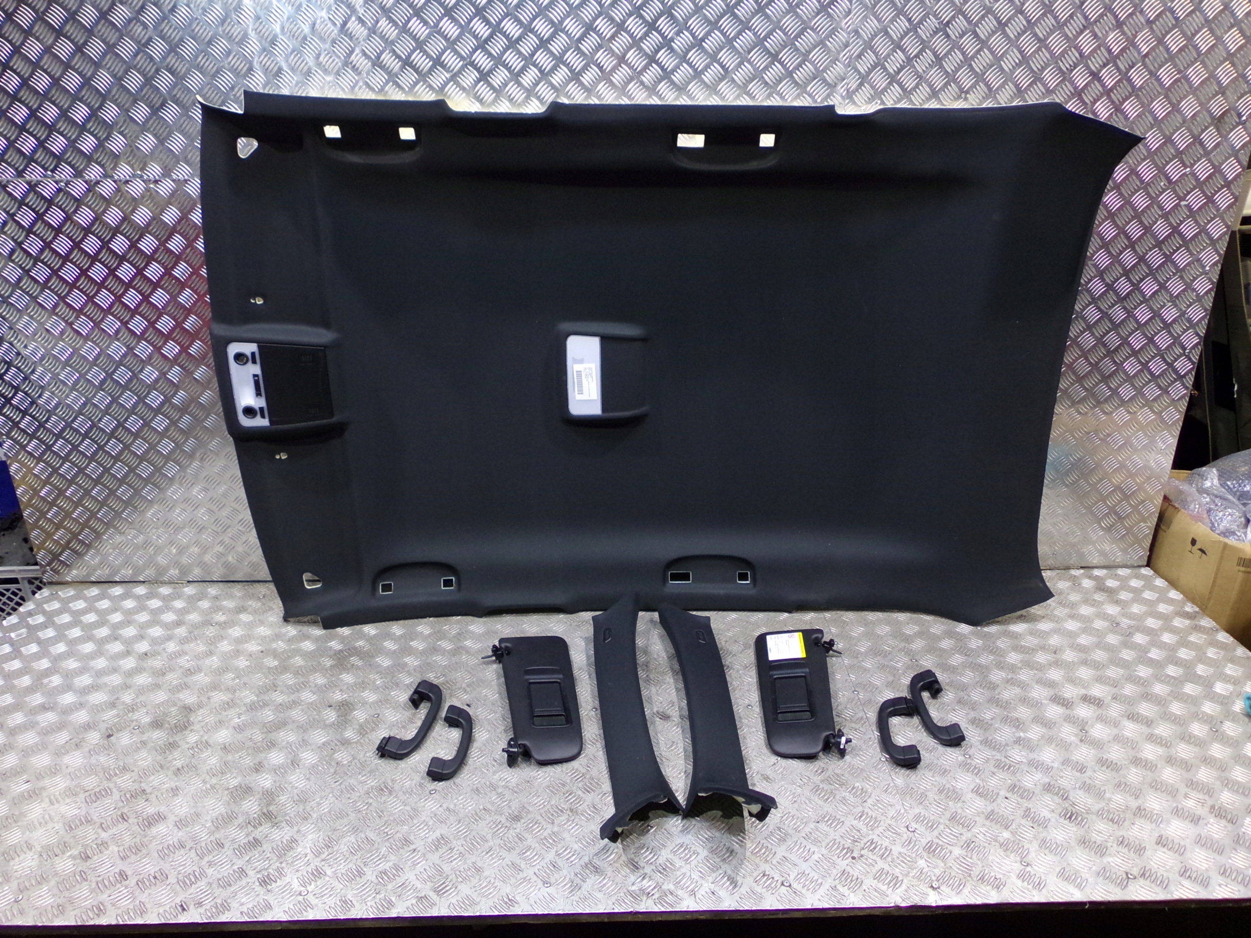 BMW X1 E84 PODSUFITKA CZARNA MPAKIET