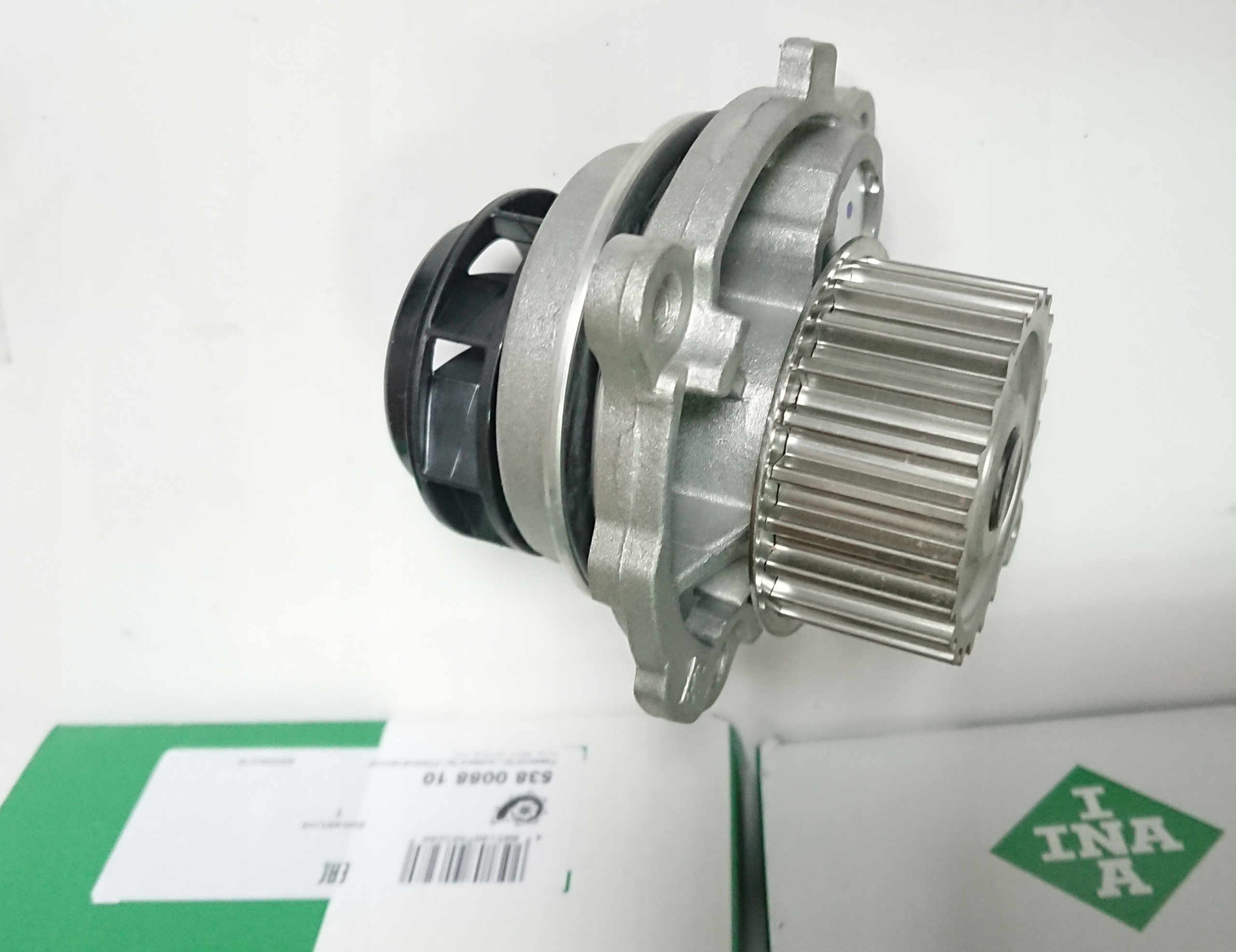 POMPA WODY AUDI A6 1.8 2.0 ALT ARH ANQ AQE AJP