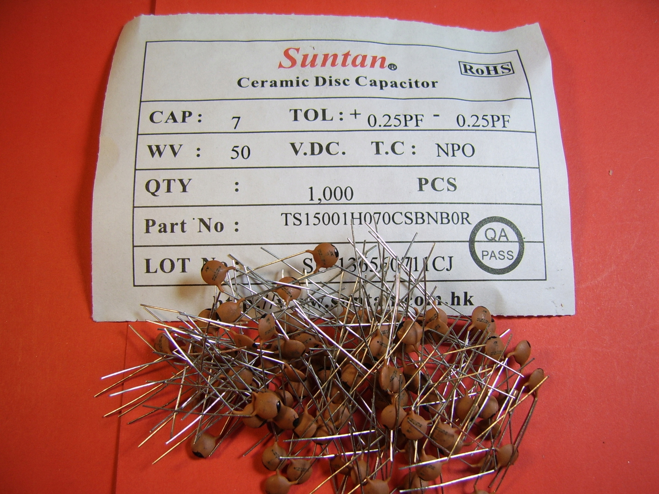 100x 7pF 50V +/-0.25pF NP0 kond. ceramiczny Tht