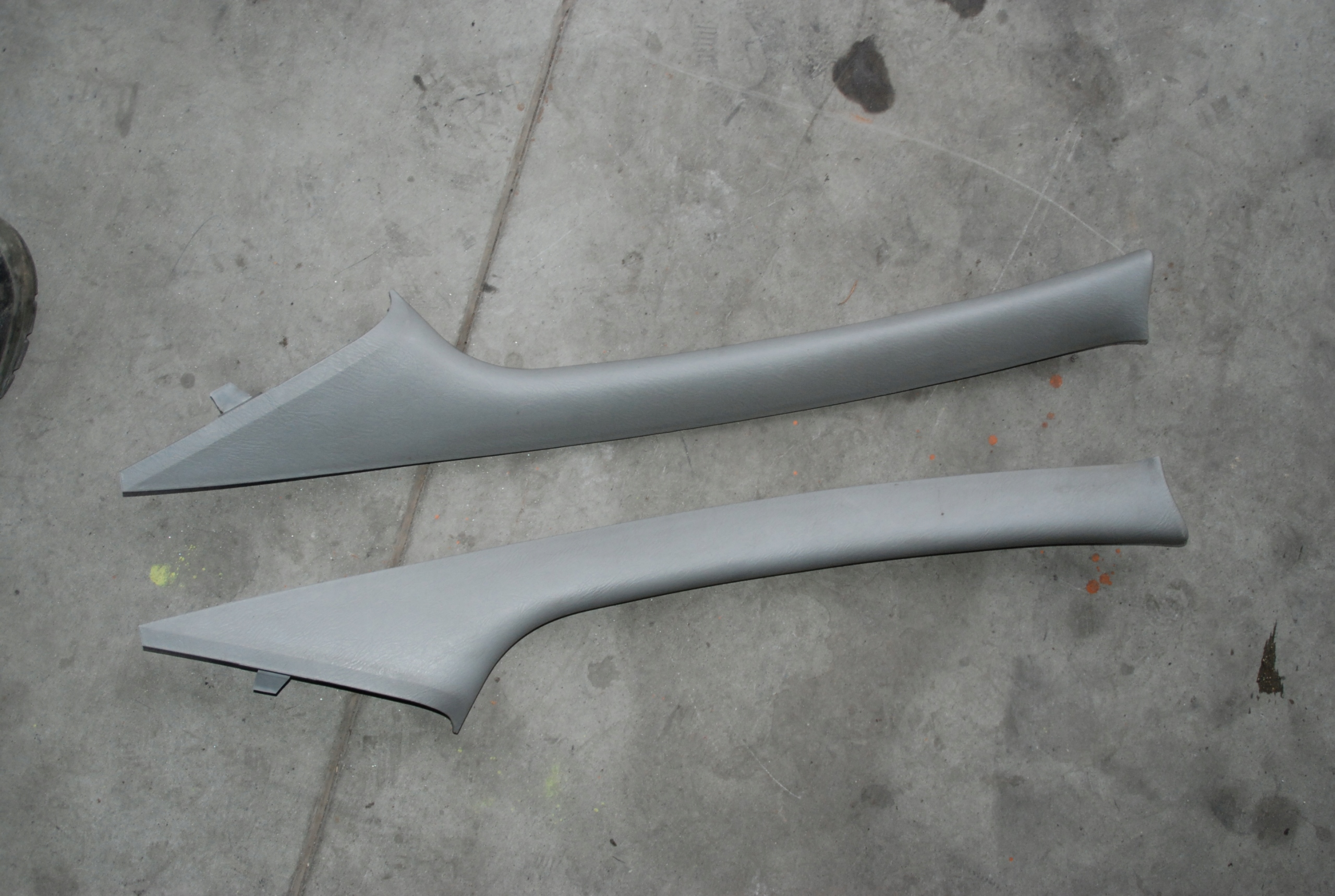 VIVARO TRAFIC II OSŁONA SŁUPKA LEWA PRAWA 06-