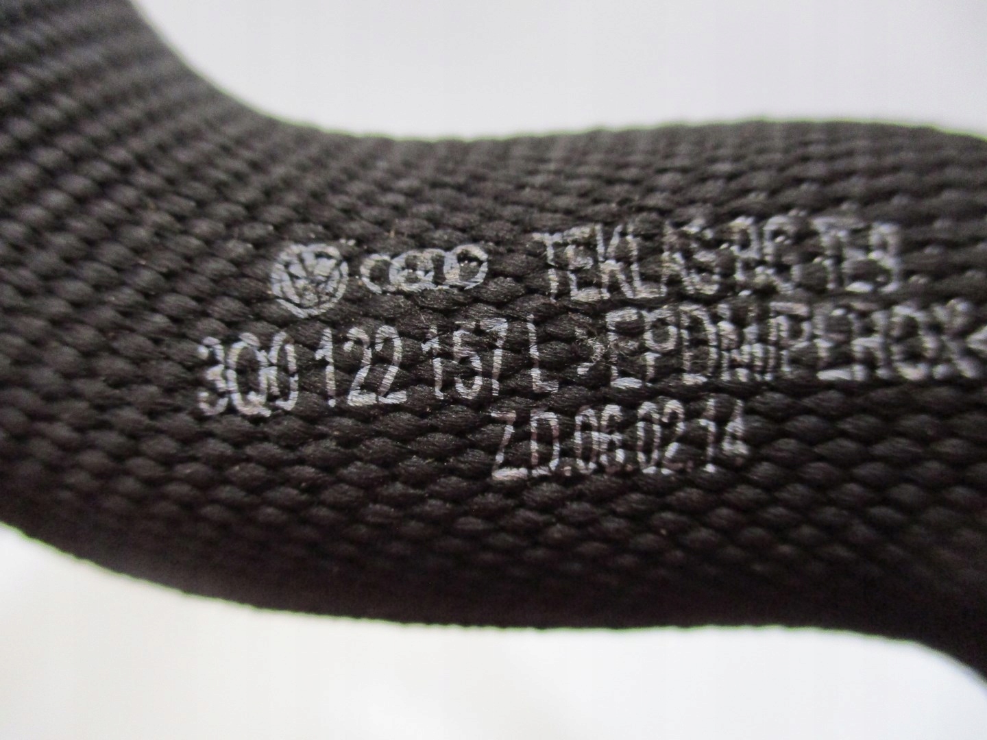 pipe hose PASSAT B8 3G0 2,0TSI 3Q0122157L