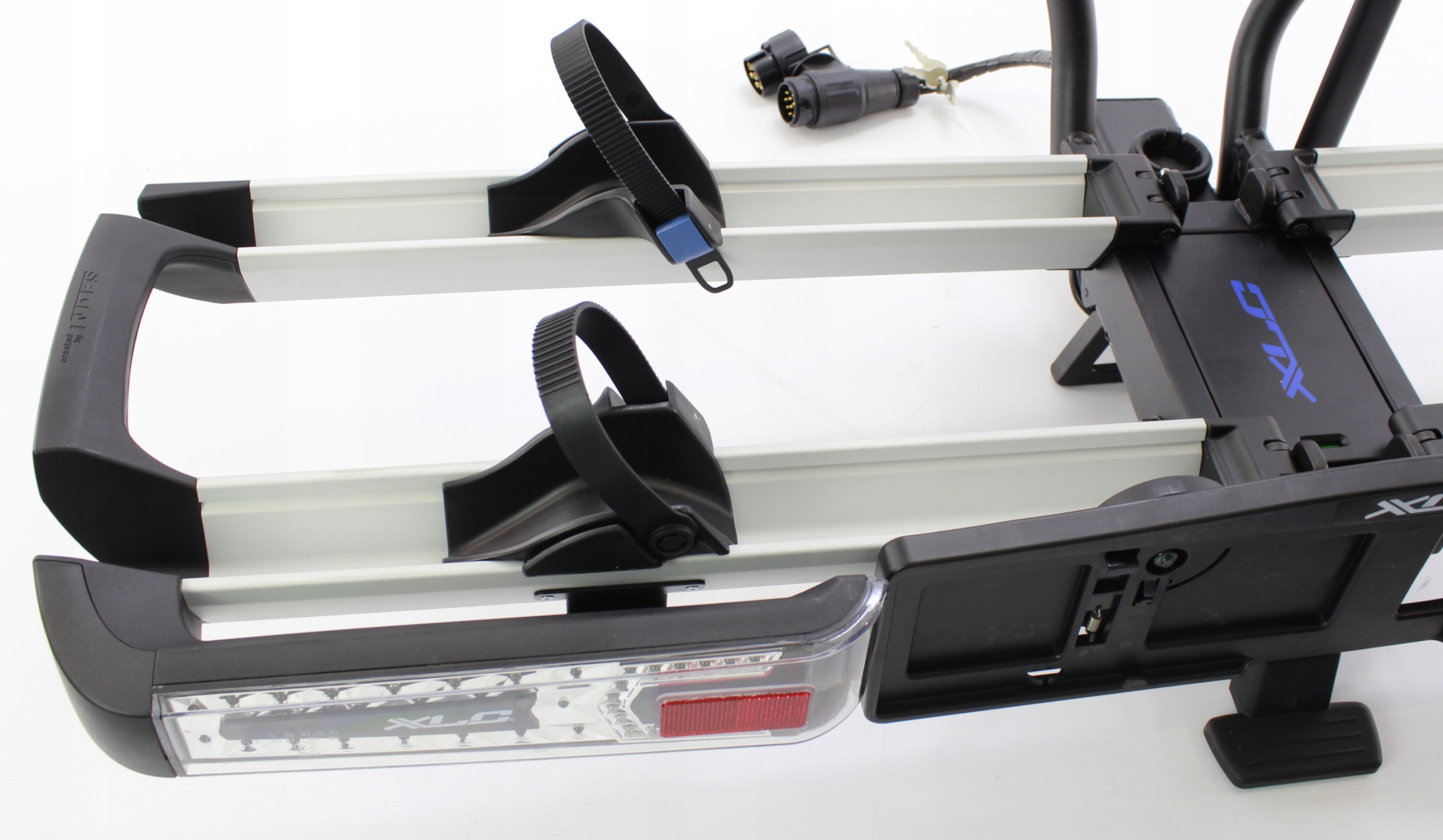 BAGAZNIK ROWEROWY hak UCHYL xlc AZURA C05 XTRA LED Producent code 2503310700