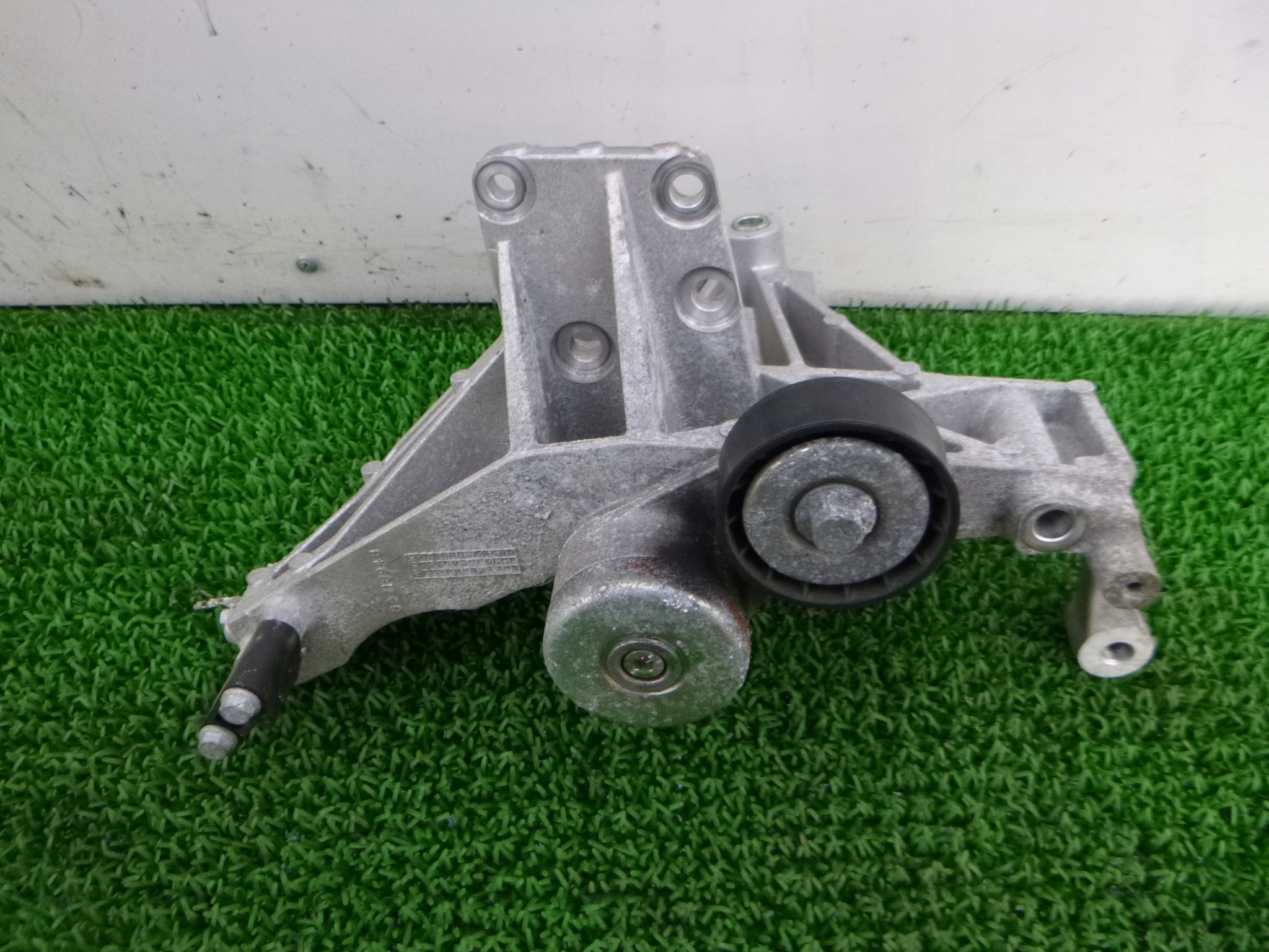 FIAT ABARTH 500 1.4 T-JET ŁAPA SILNIKA POMPY ROLKA