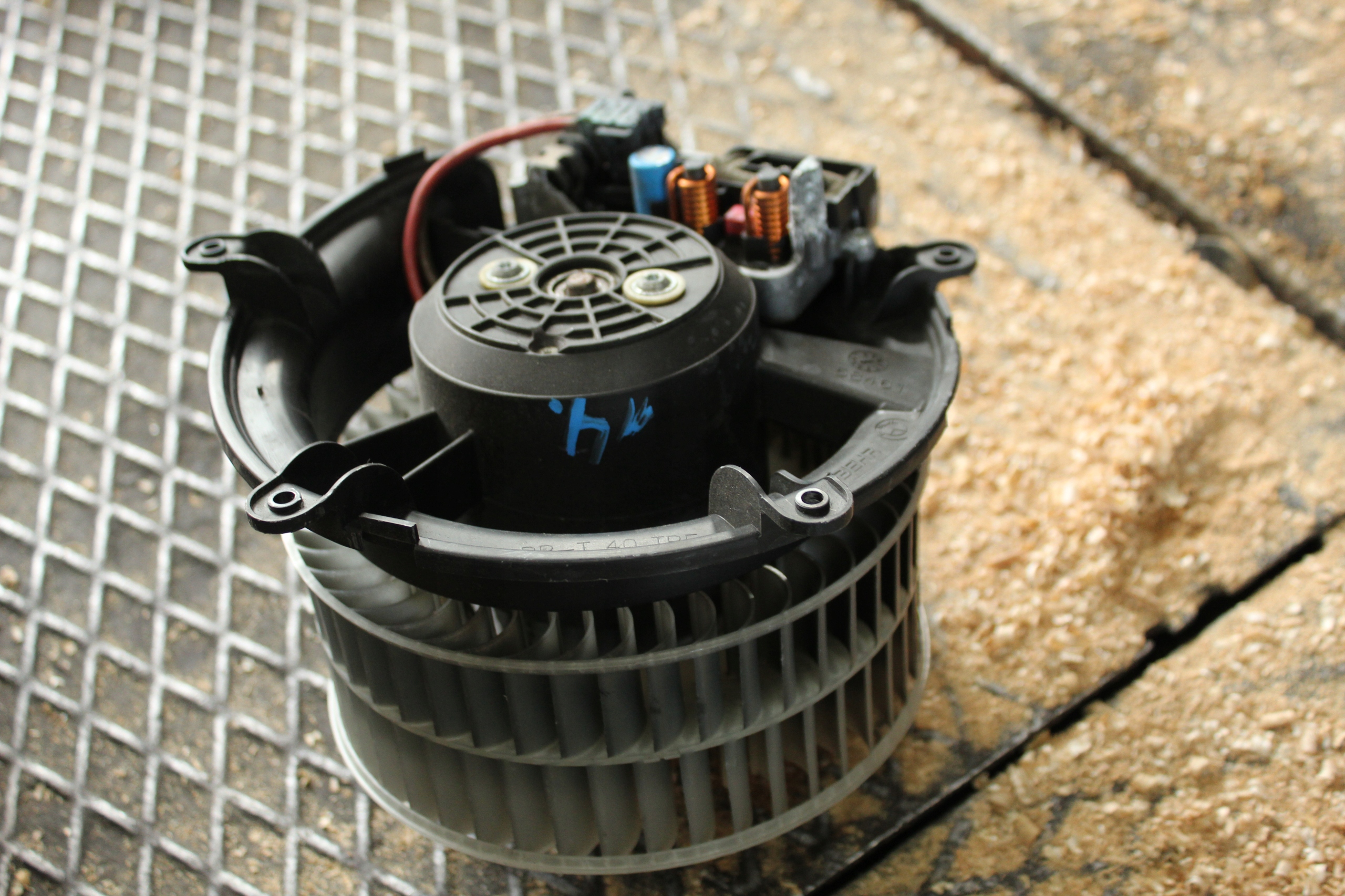 14 WENTYLATOR NAGRZEWNICY BMW E65