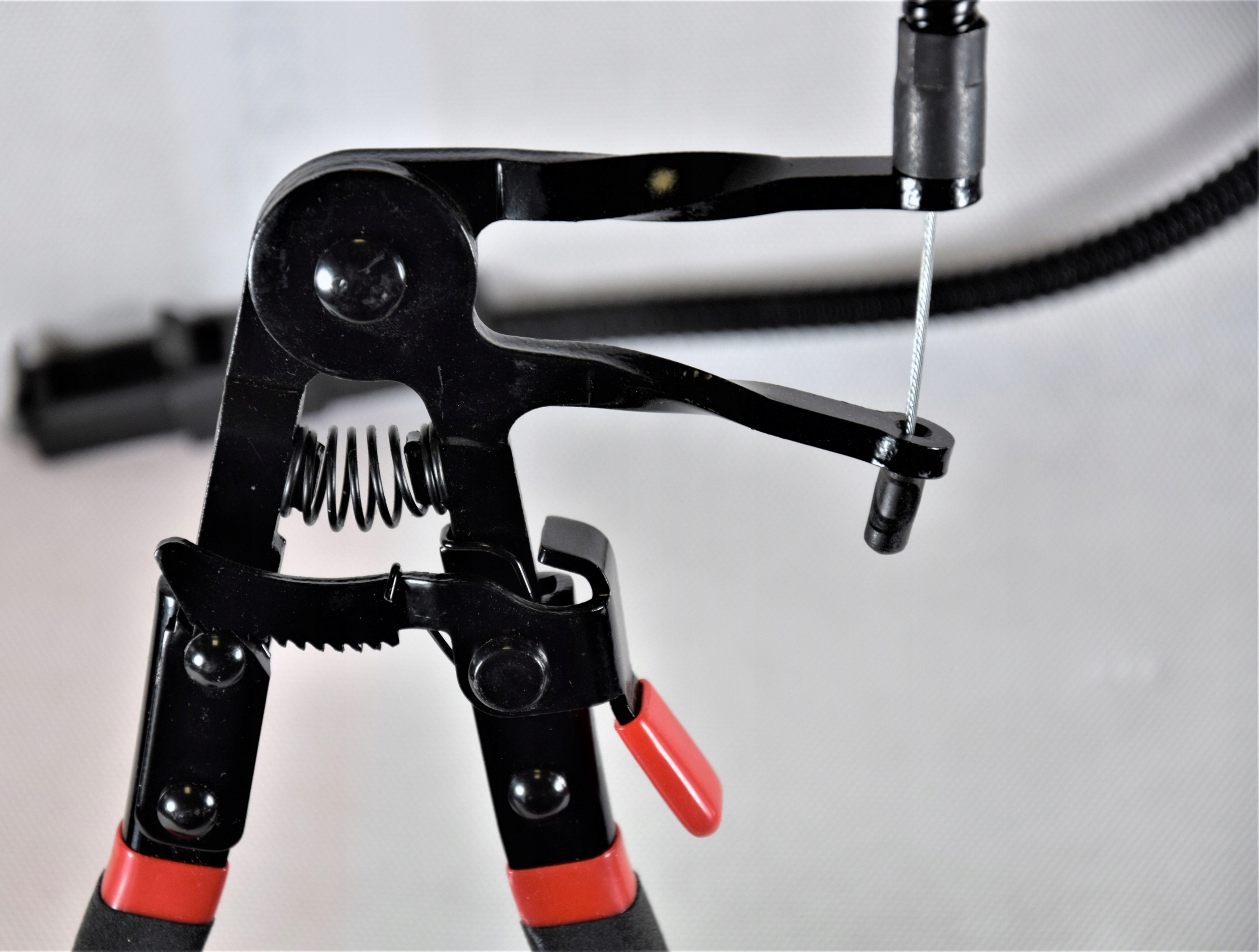 SSZCZYPCE DO OPASEK PRZEWODOW WODNYCH NA LINCE VW Producent code MGS4039