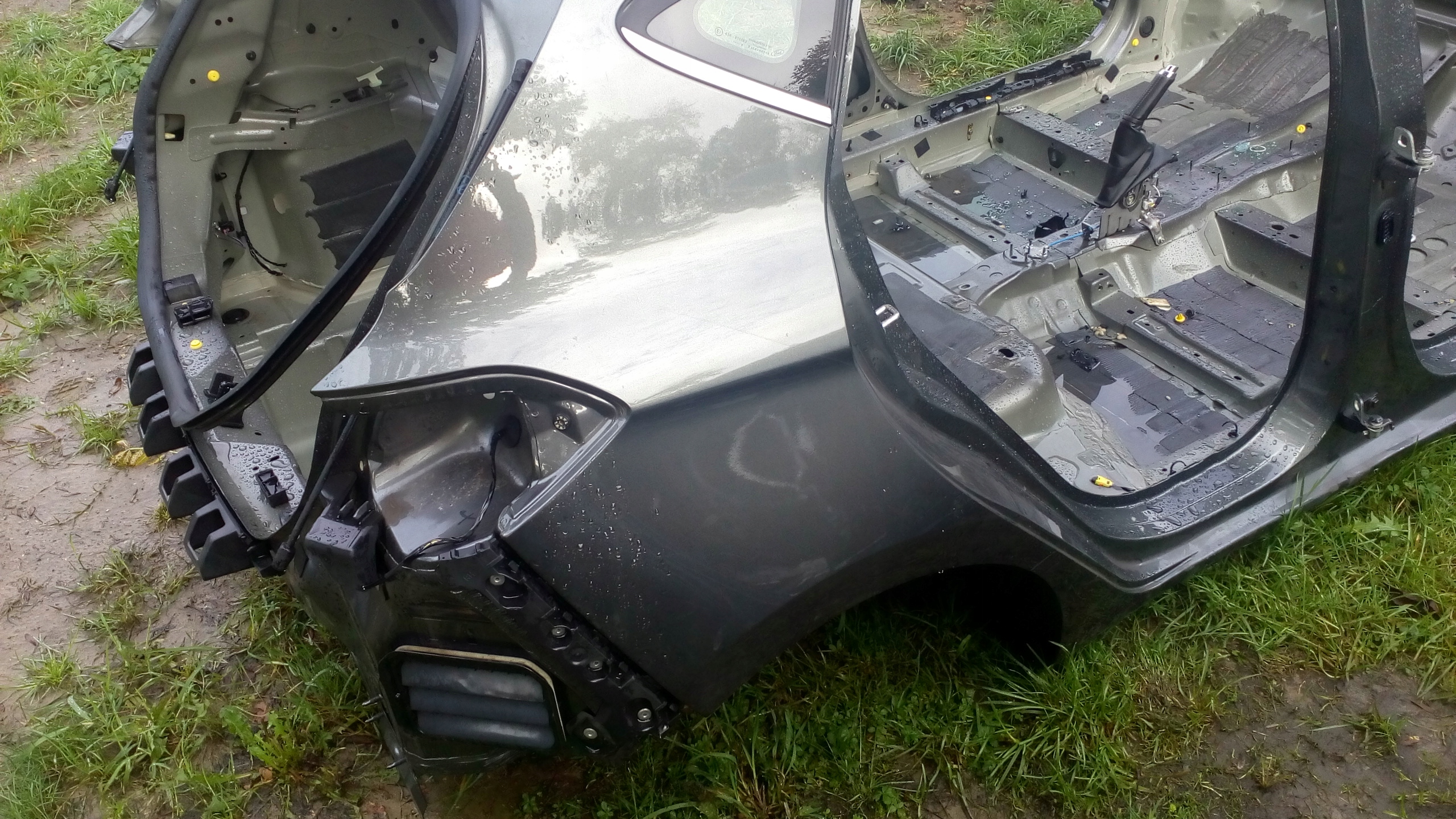 FORD FIESTA MK8 ĆWIARTKA PRAWA POSZYCIE TYŁ 5 D