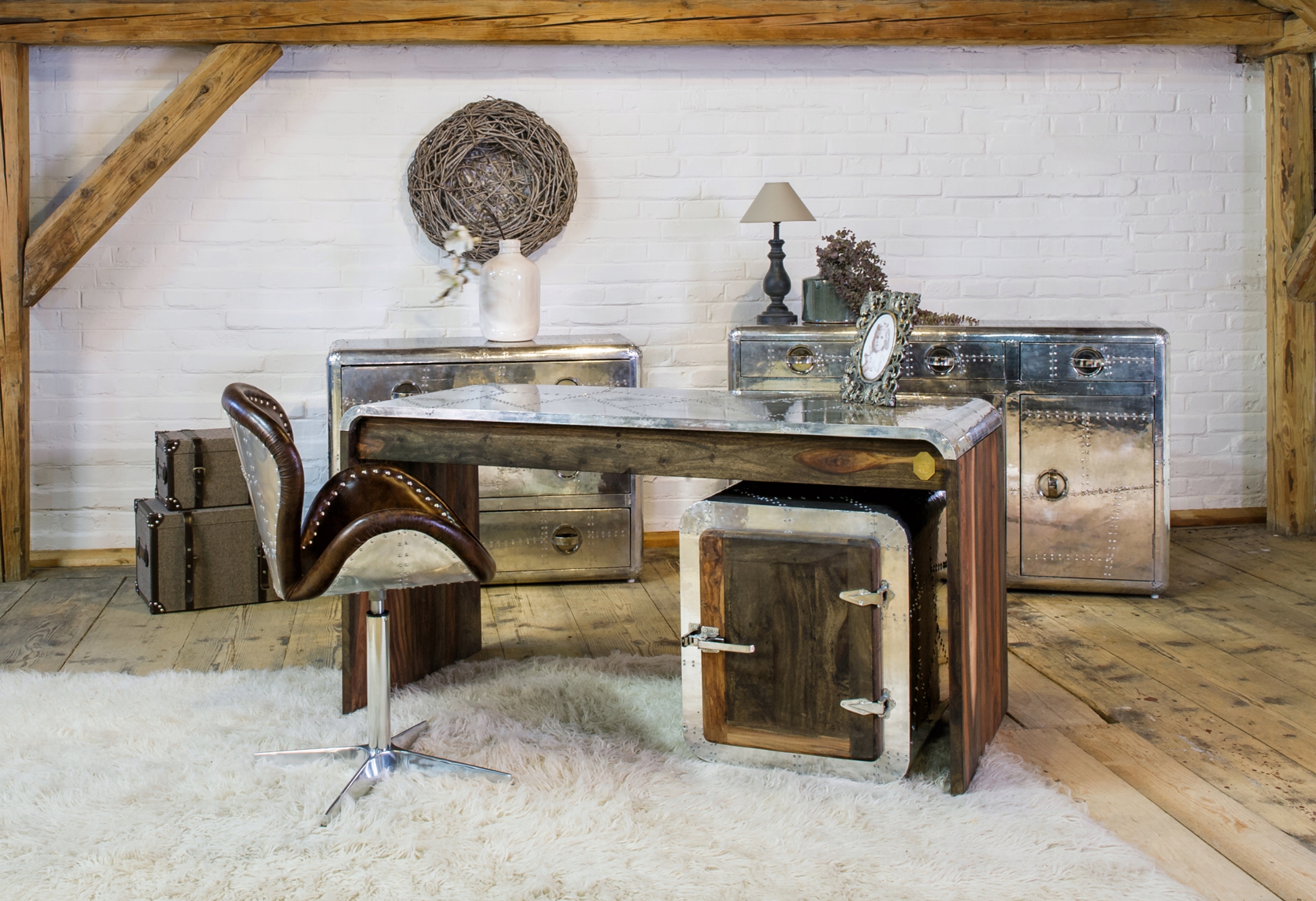 Konsola Loft Aluminium Design Komoda Seria AVIATOR Kod producenta B 2216 BGM s.c.