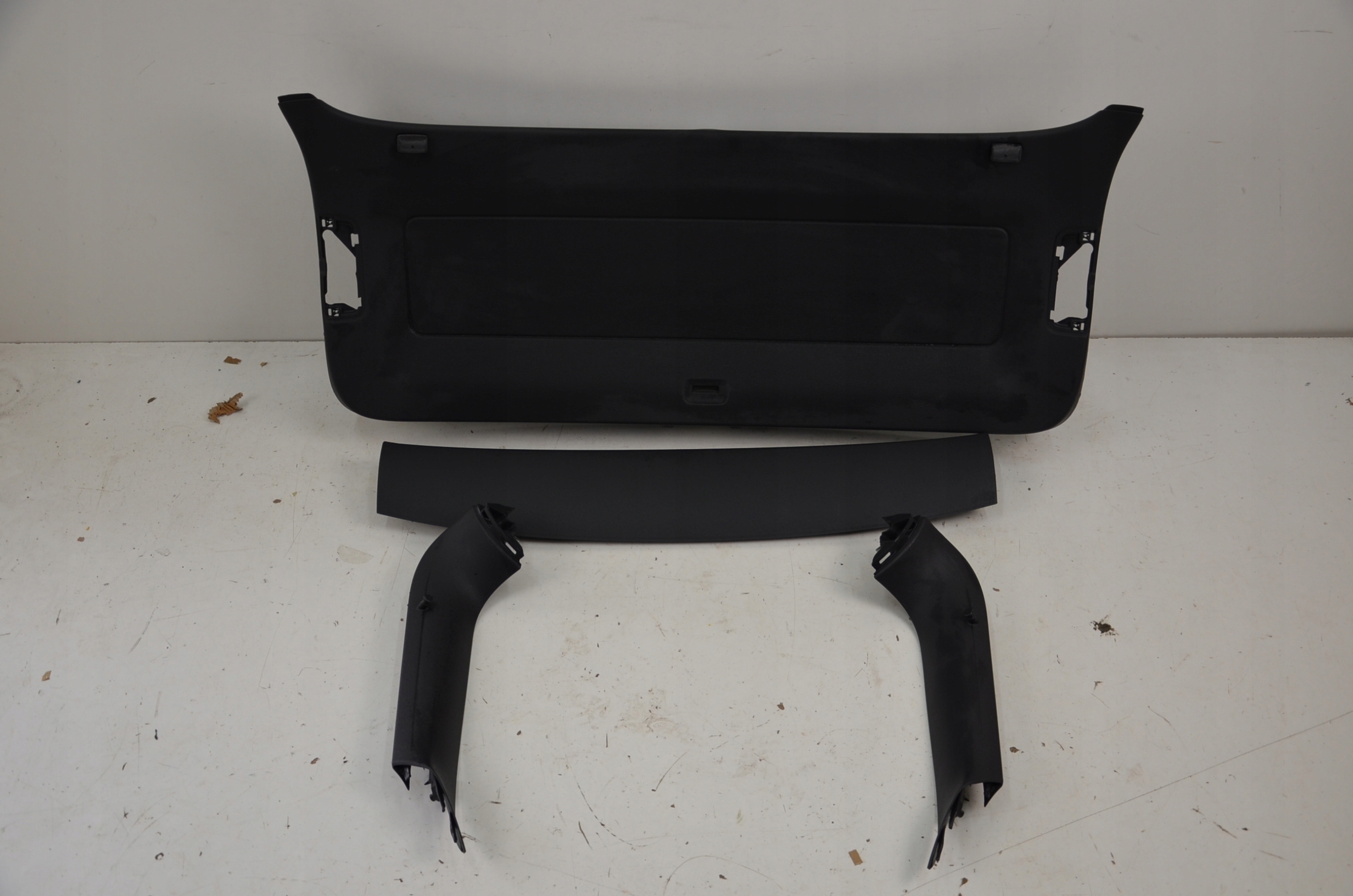 VW TIGUAN 5N ОТДЕЛКА КРЫШКИ БАГАЖНИКА