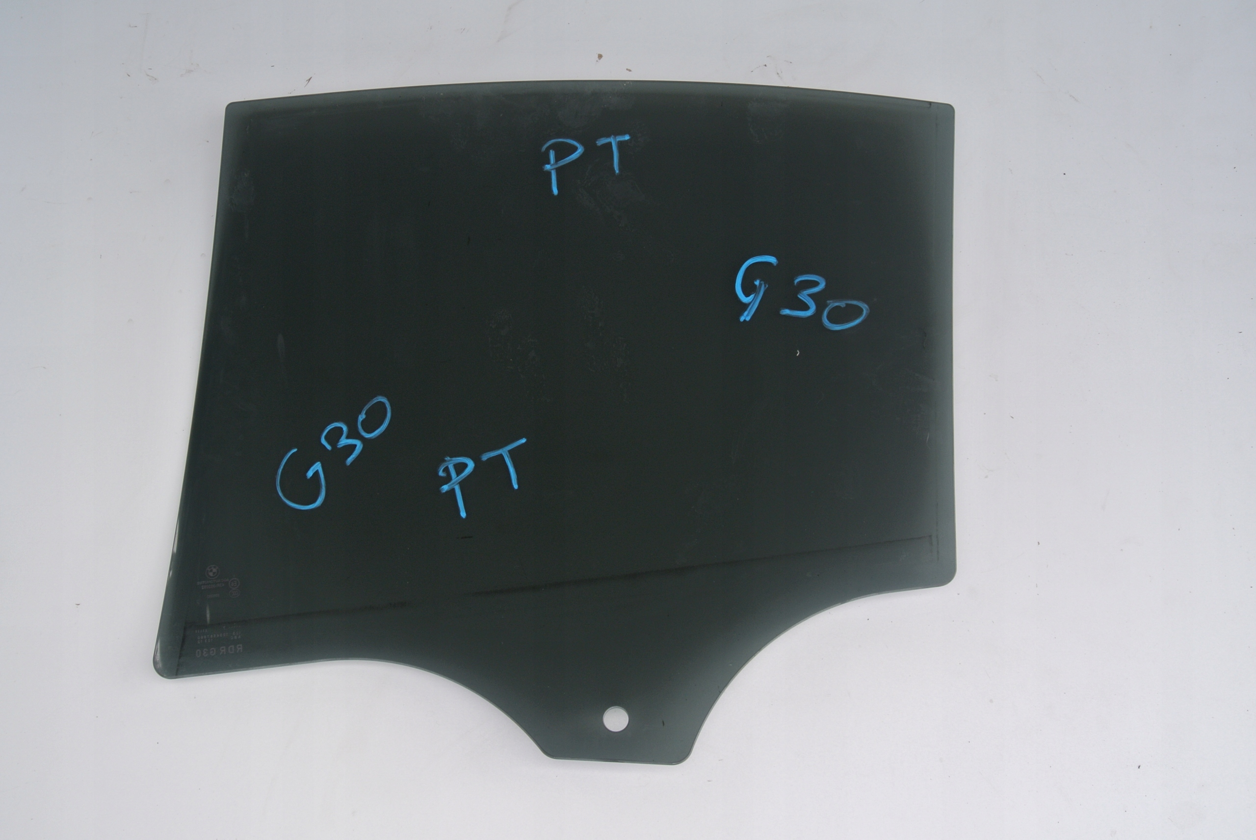 BMW G30 заднє праве скло