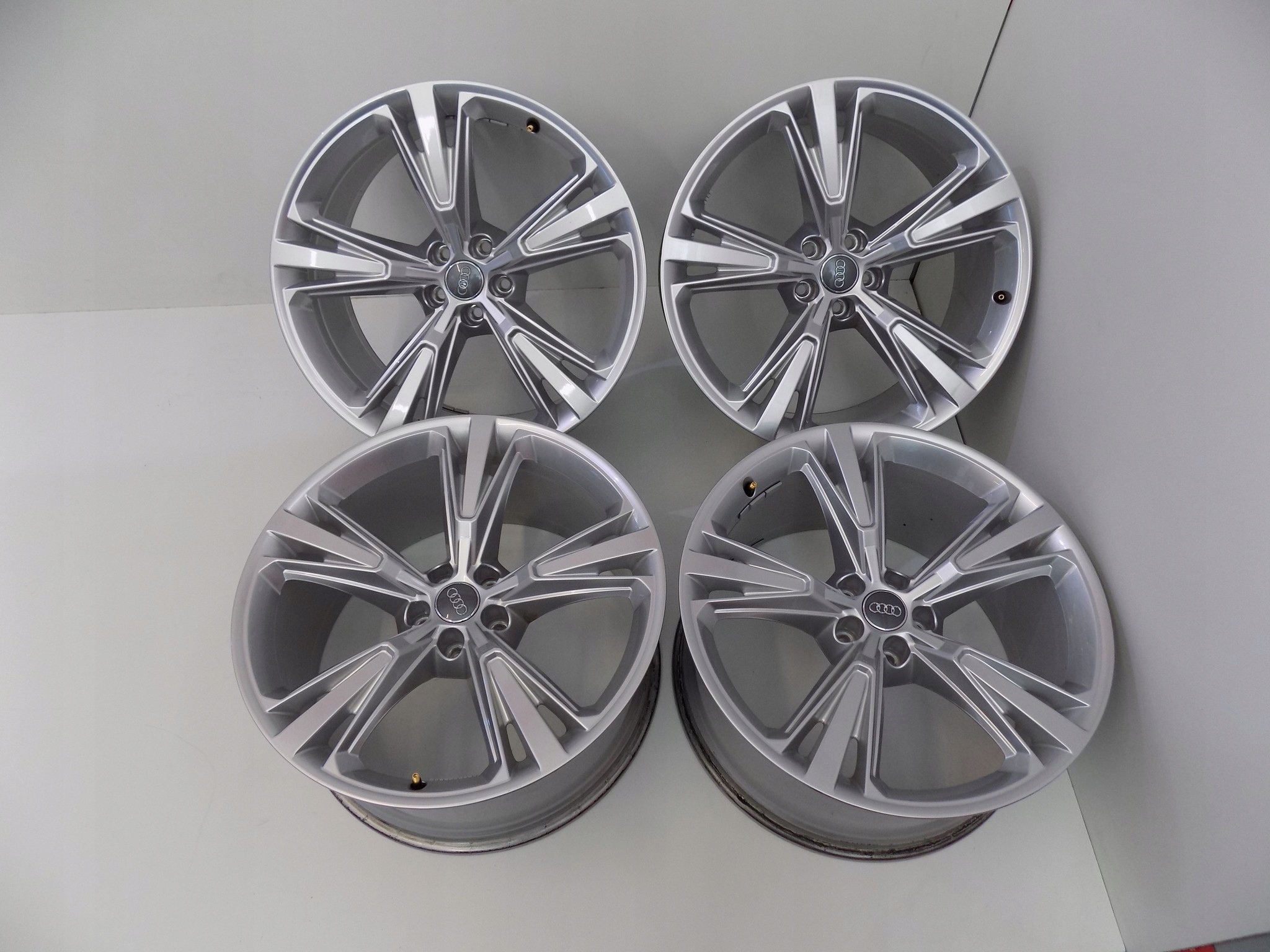 4m8601025h Alyuminievye Diski Diski Kolesa 21 Audi Q8 Q7 4m Xdalys Lt