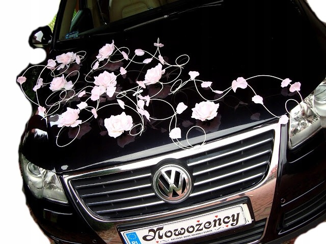 

9.Dekoracja samochodu na samochód płatki auto ślub