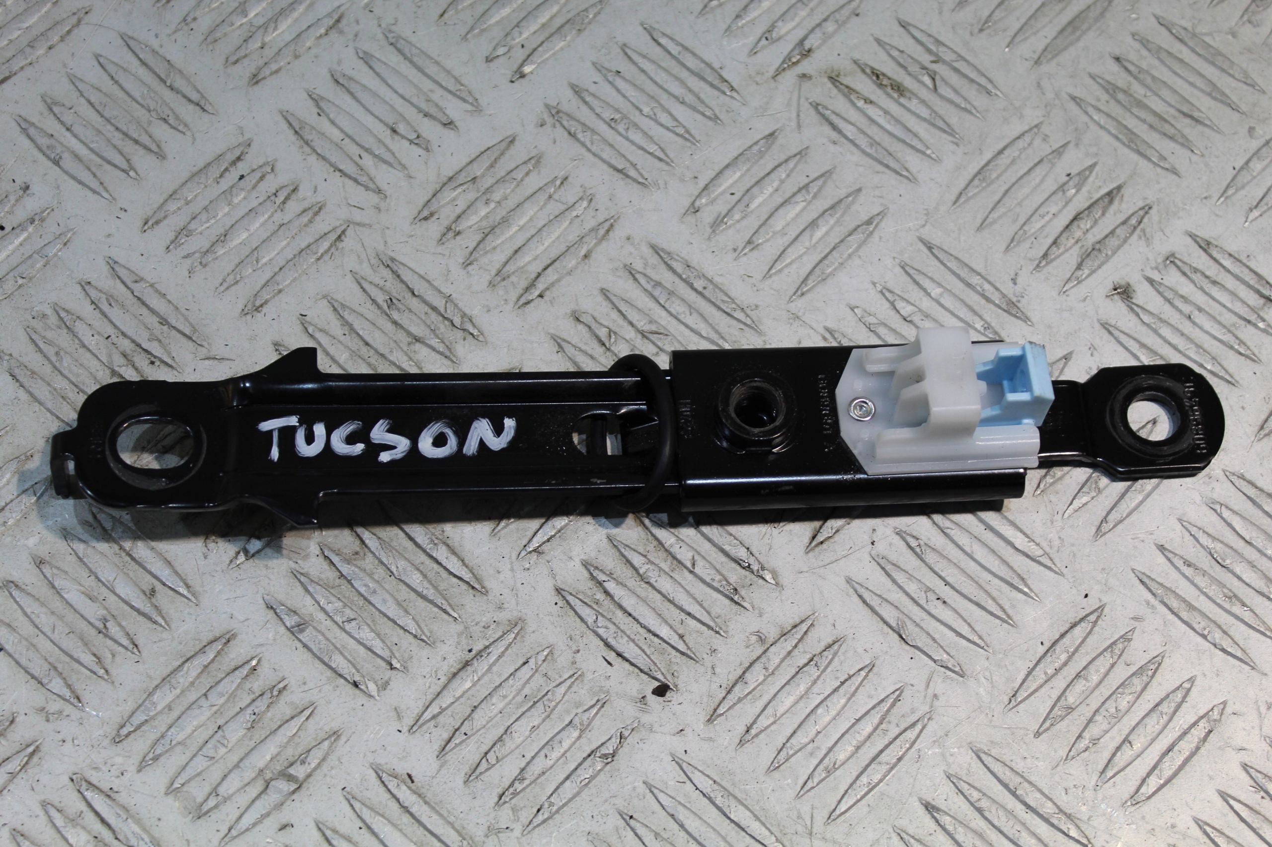 REGULACJA PASOW biztonsági TUCSON II