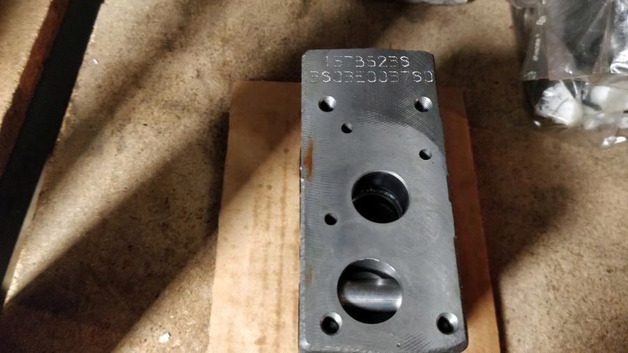 СЕКЦИЯ РАЗДЕЛИТЕЛЯ SAUER-DANFOSS PVG 32 157B6238