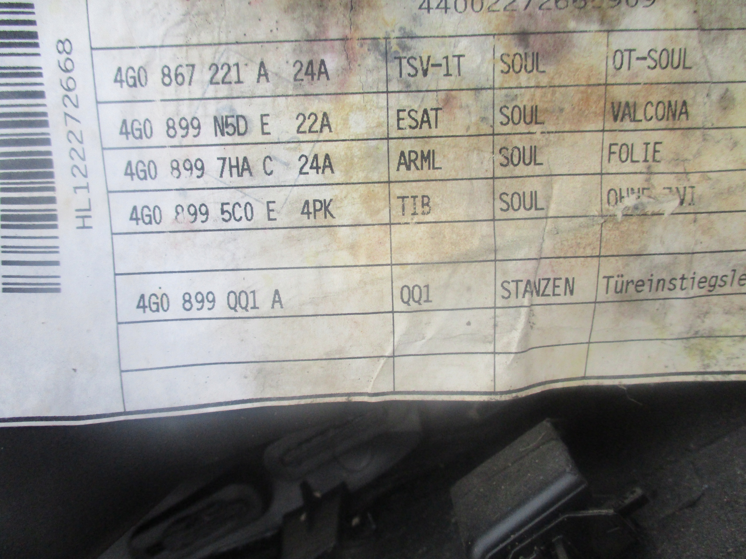 BOCZEK TAPICERKA DRZWI LEWY TYŁ AUDI A6 C7 4G0 Producent części Audi OE