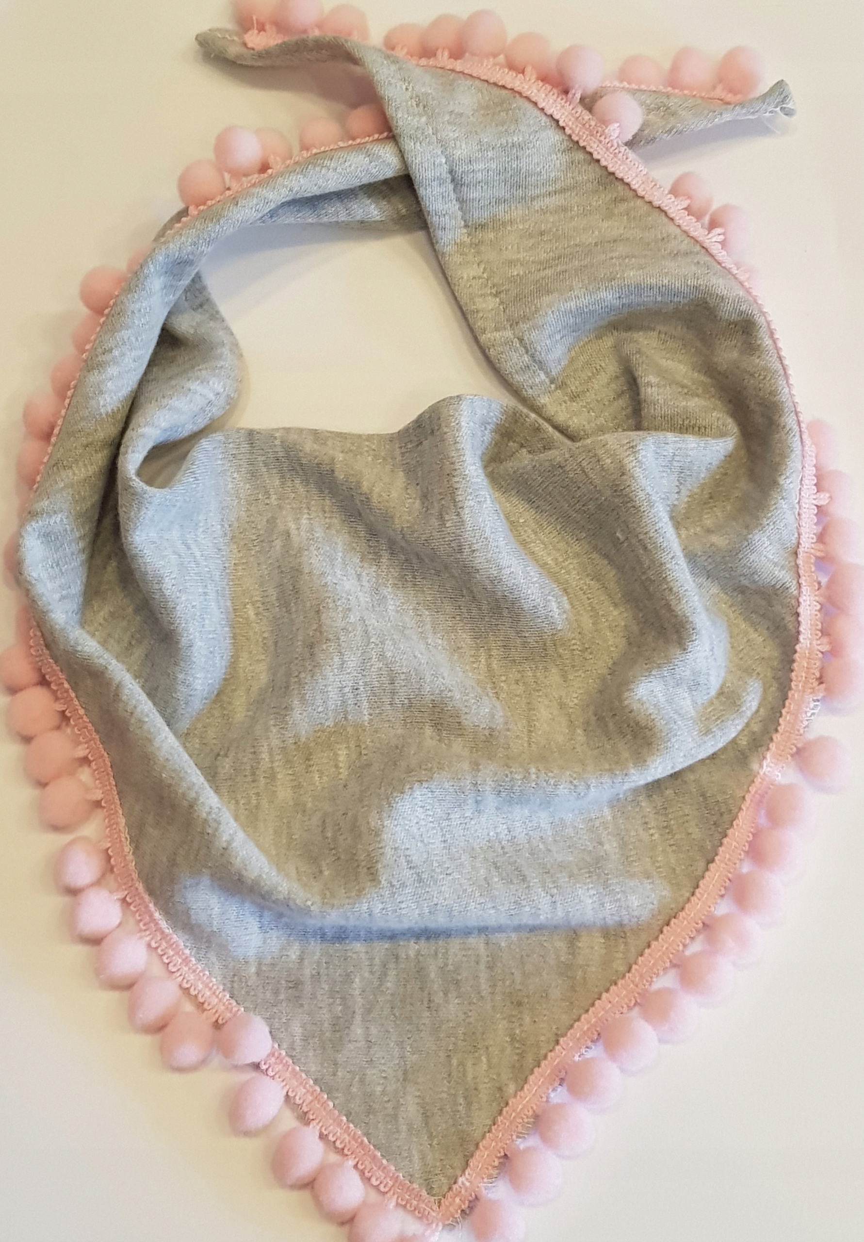 CHUSTKA KOMIN APASZKA POMPONIKI 8 WZORÓW 1-10 LAT