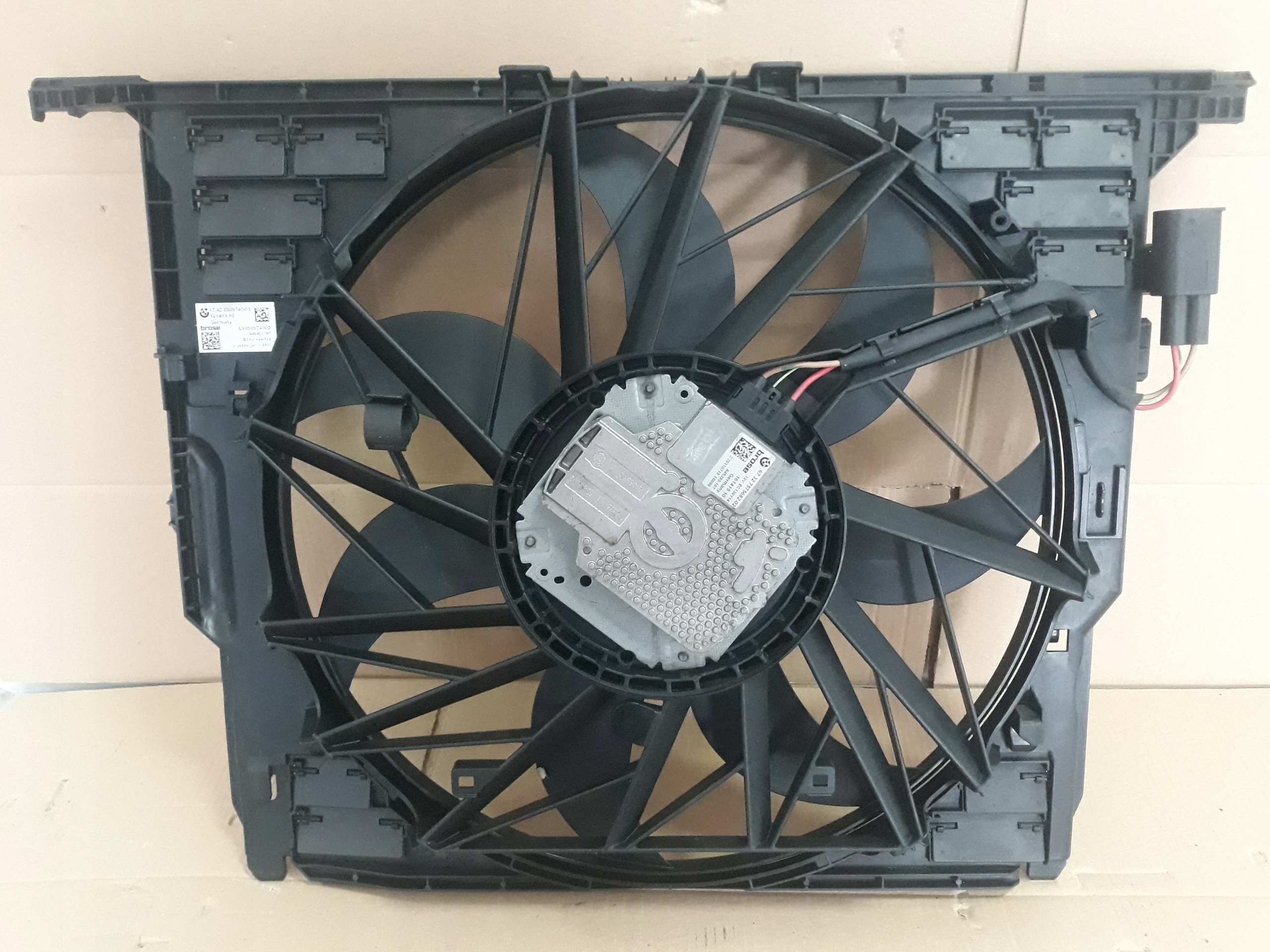 BMW OE 8509740 вентилятор радиатора