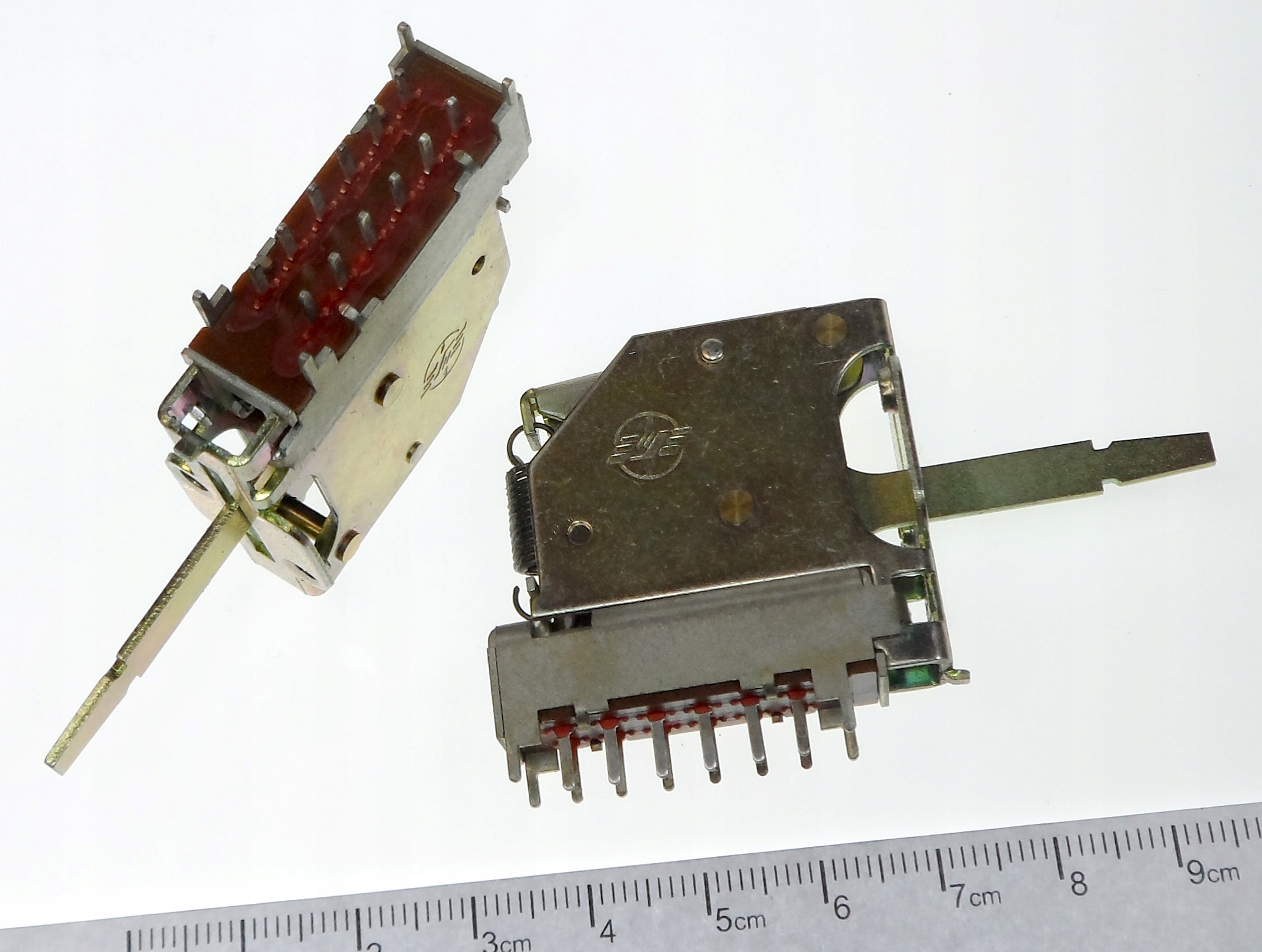 [STcs] Przełącznik dźwigniowy 2 pozycyjny Mitsumi Japan