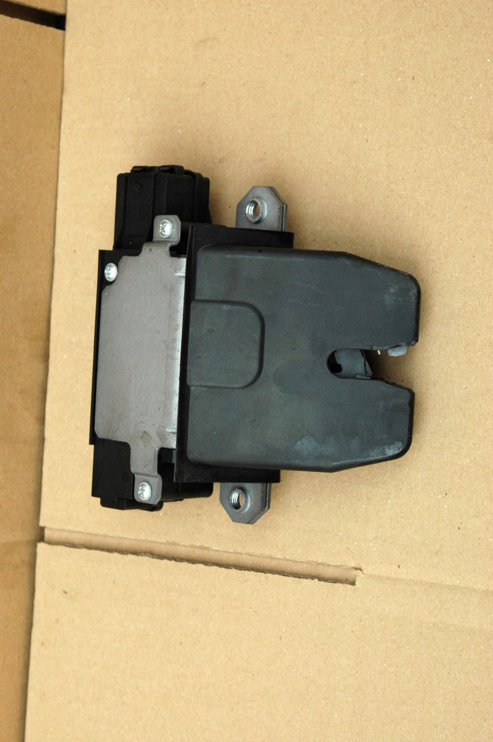 ЗАМОК ЗАДНІХ ДВЕРЕЙ VOLVO S40II 4N51-A442A66-AL