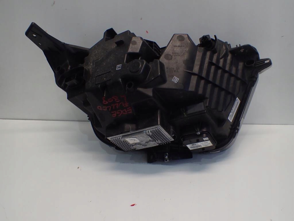 Lampa przód lewa FORD EDGE FULL LED 16- Typ samochodu Samochody osobowe