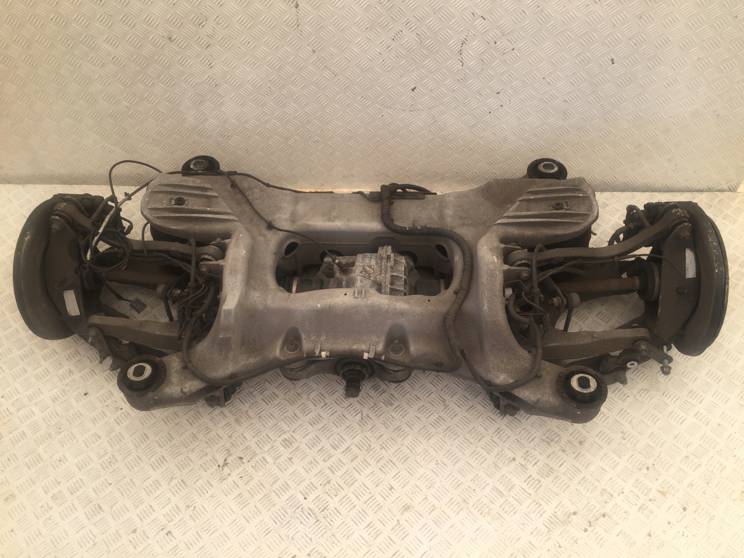 RANGE ROVER VOGUE L405 ZAWIESZENIE WAHACZ TYL Part manufacturer Land Rover original OE