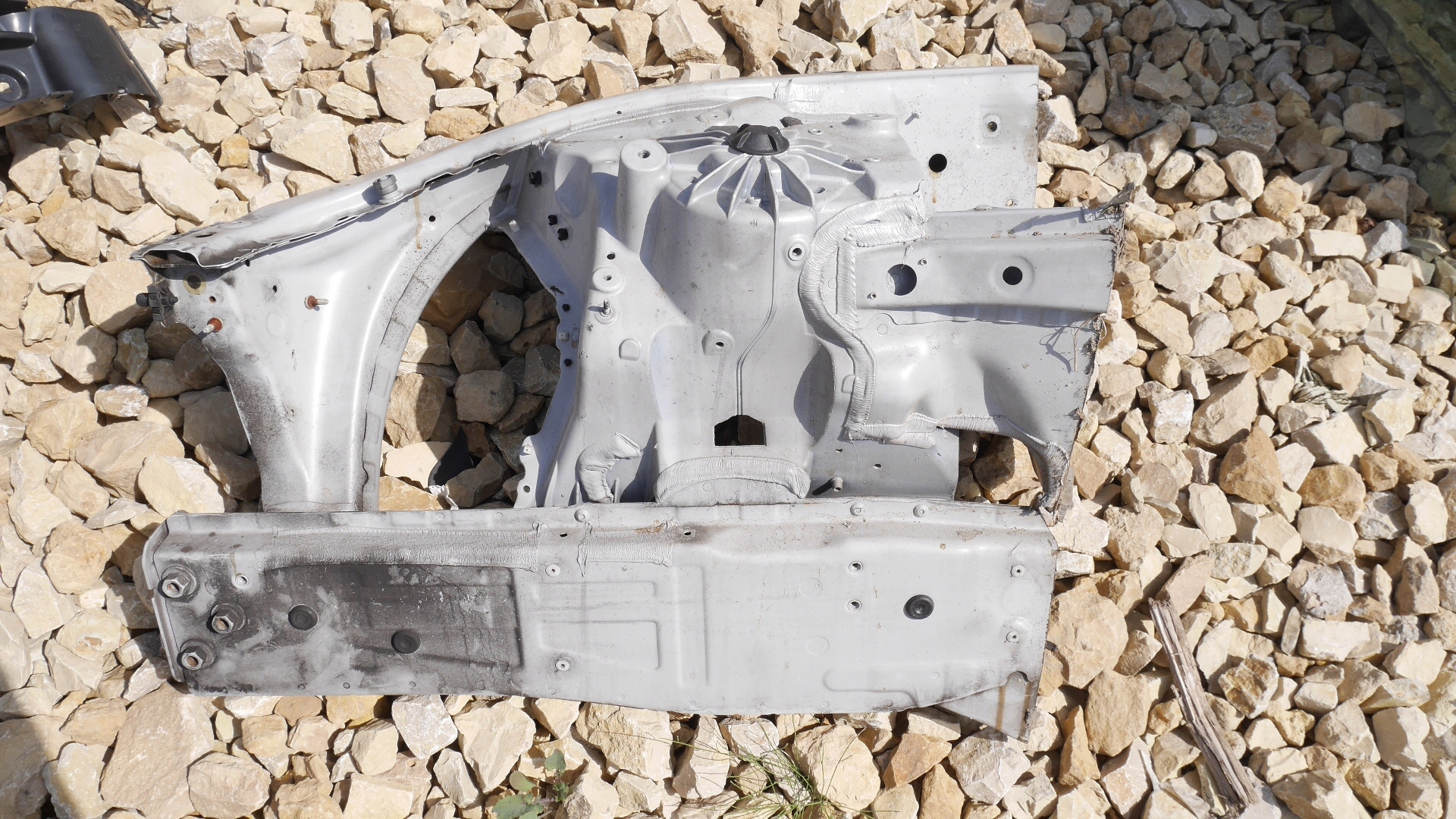 BMW 7 F01 F02 ЧЕТВЕРТИНА ПРАВИЙ ПЕРЕД ІДЕАЛ.