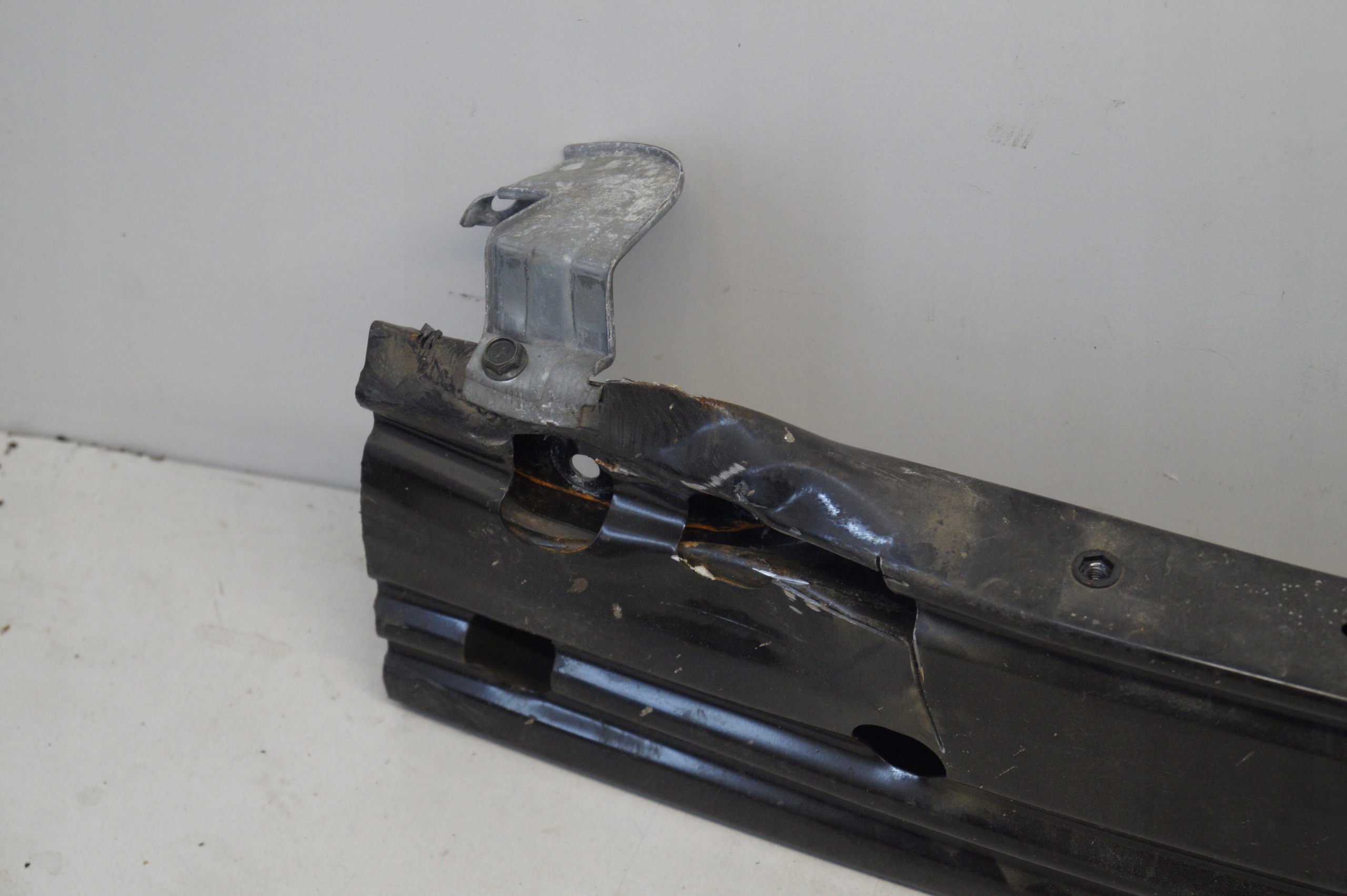 Belka wzmocnienie zderzak przód Nissan X-Trail T32 Strona zabudowy przód