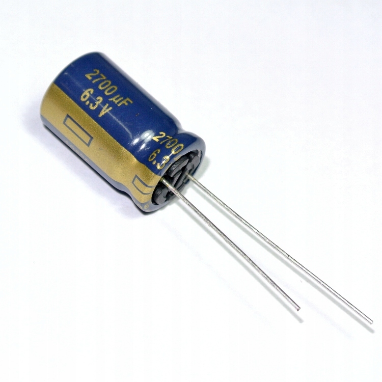 

2700uF 6.3V 105' Low Imp Panasonic Fc [1szt] #393