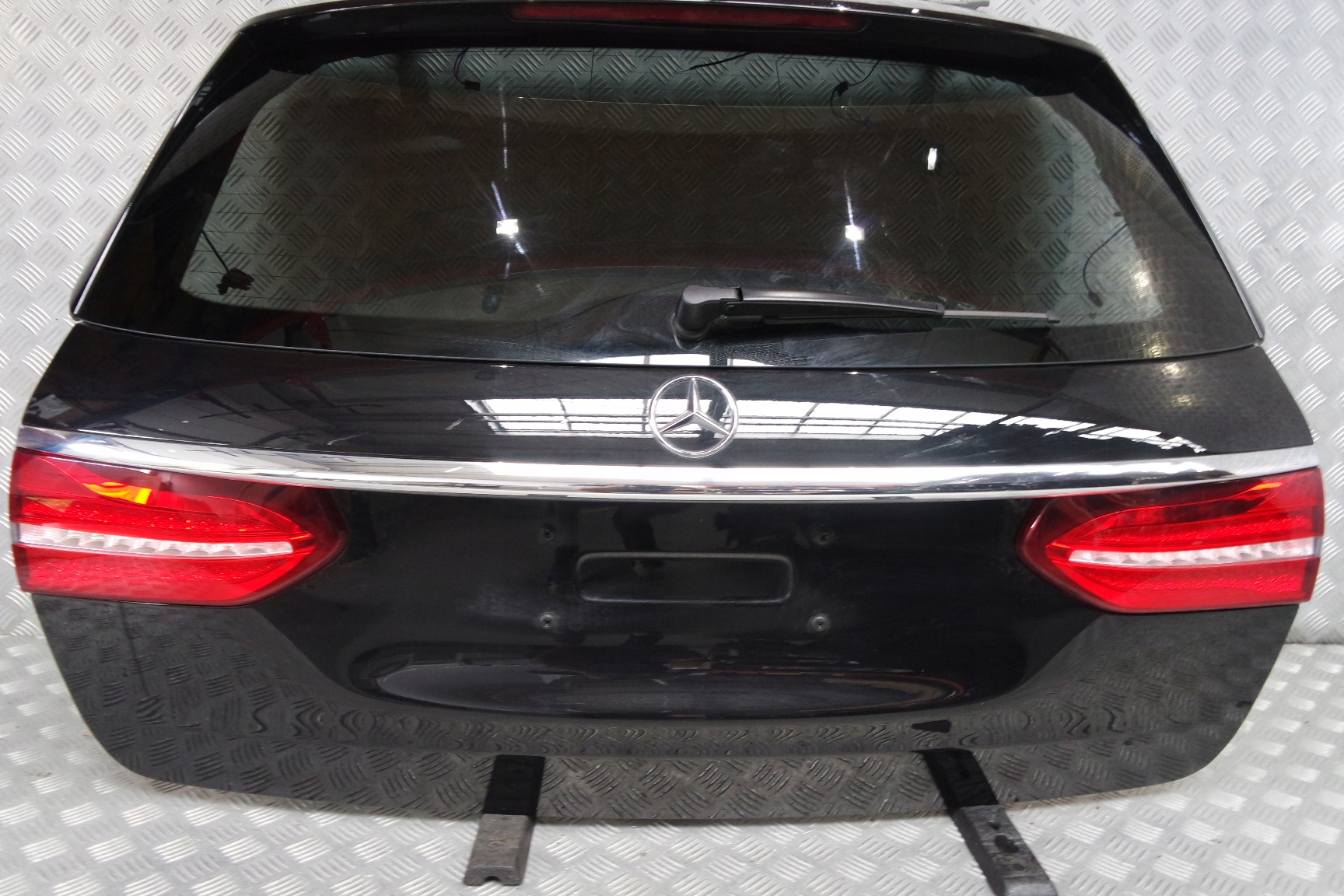 MERCEDES W213 AMG KOMBI KLAPA TYL 197 Producent części Mercedes-Benz OE