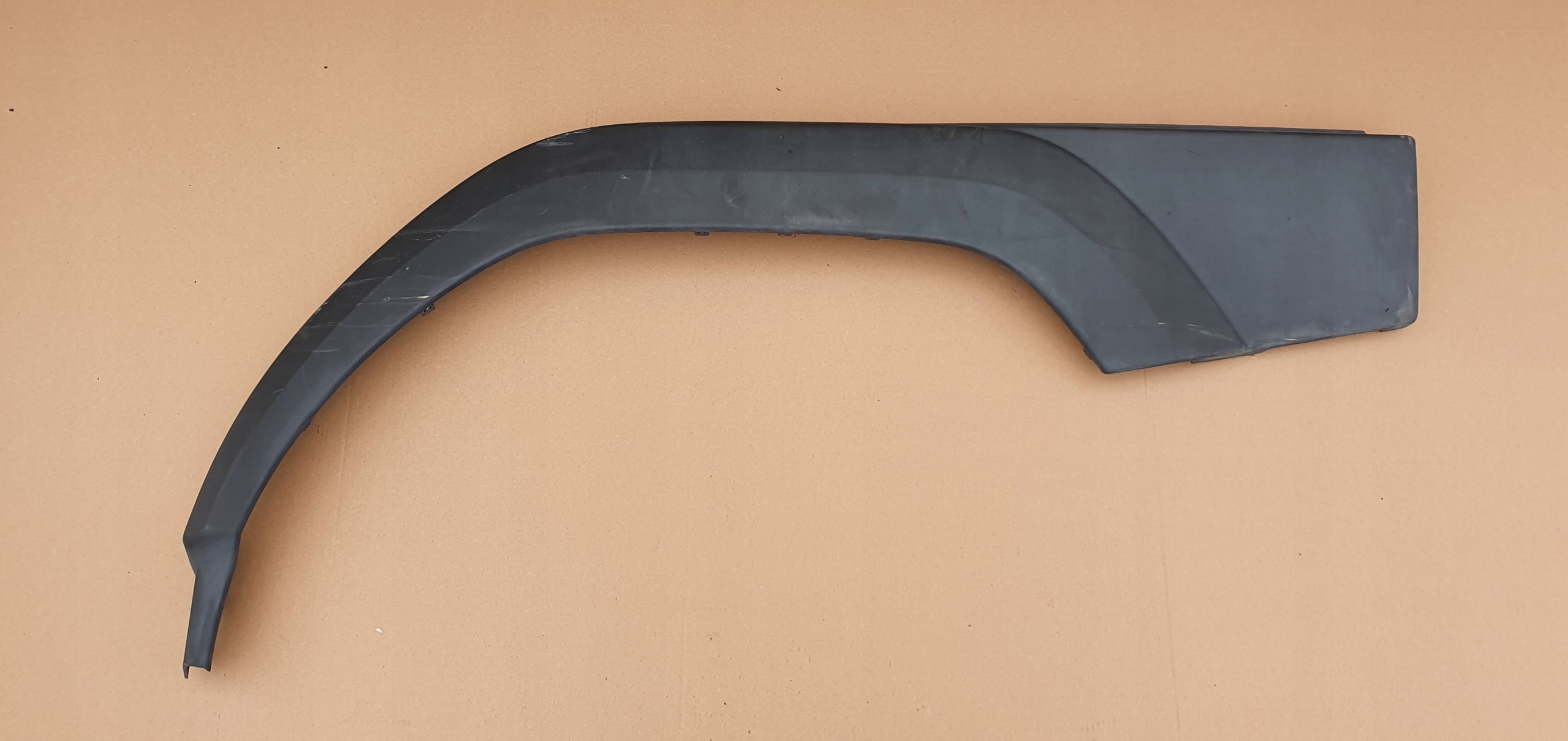 VOLVO FM 4 NADKOLE MASKOWNICA