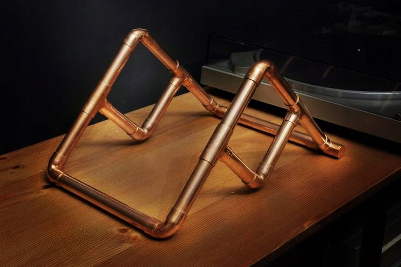 Stojan na vinylové desky, industriální trubky, stylový pořadač