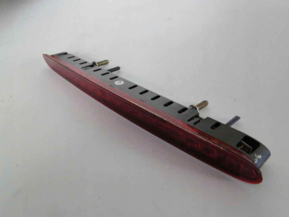 MERCEDES SL R230 230 ŚWIATŁO STOP W KLAPĘ TYLNĄ Typ samochodu Samochody osobowe