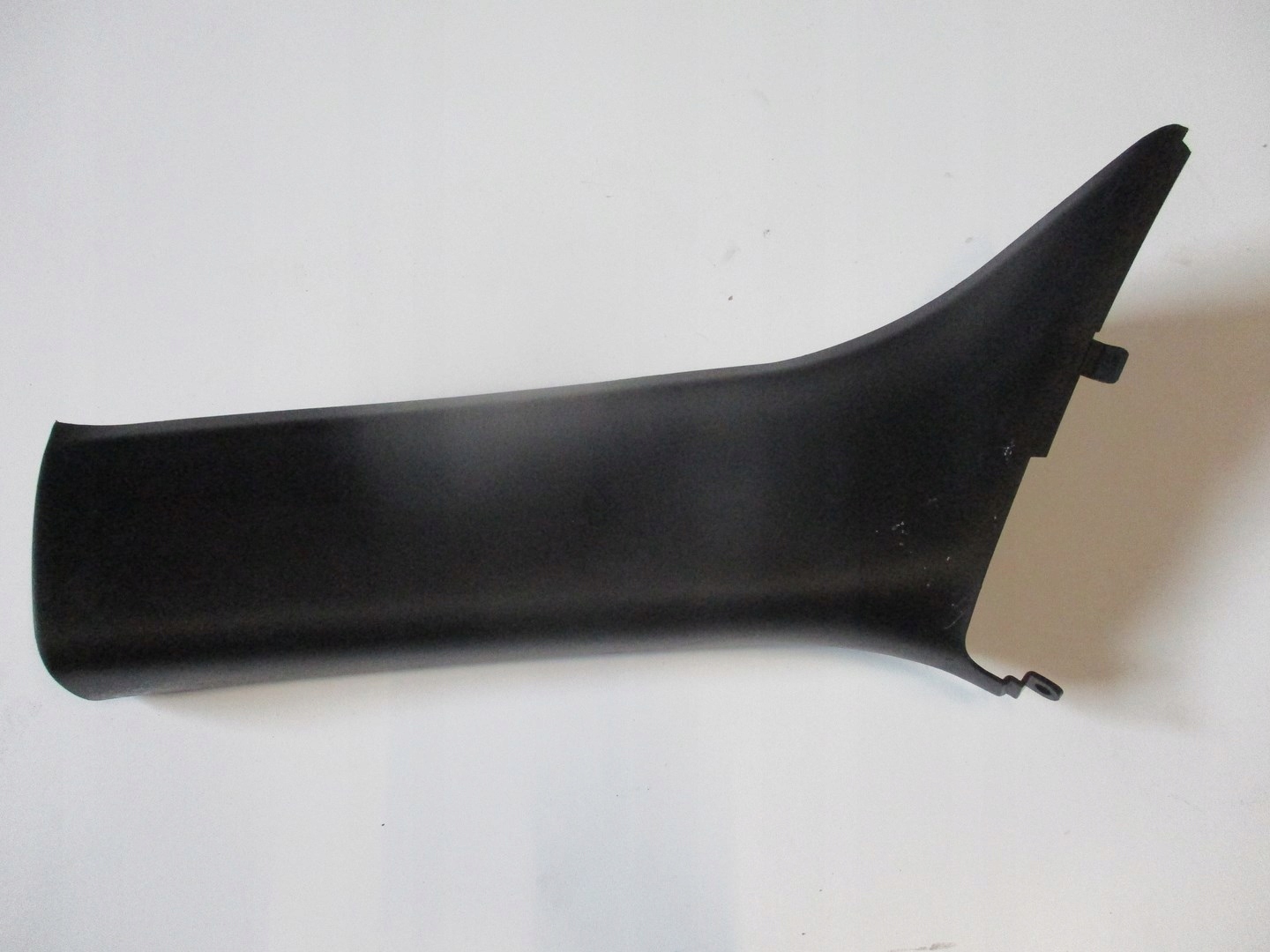 Plastik osłona na słupek JEEP RENEGADE 735685616