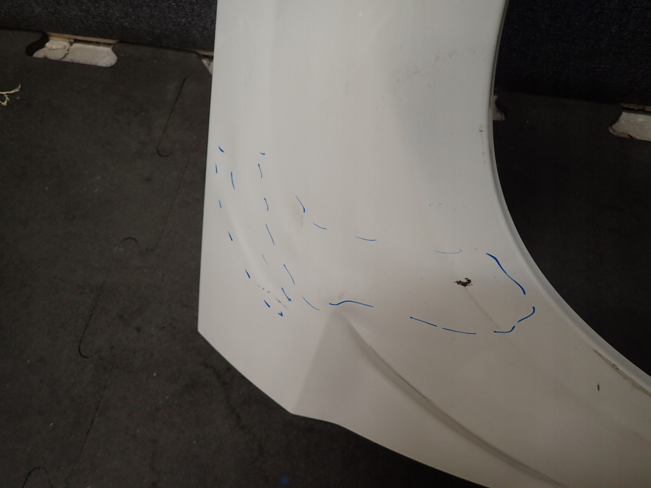 fender front right MERCEDES GLK W204 A2048810801