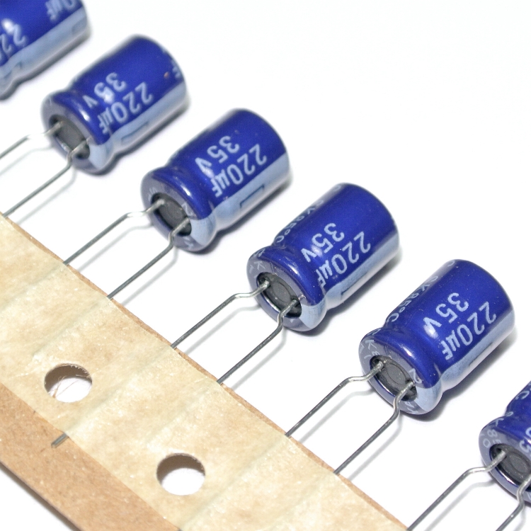 

220uF 35V 85' Yageo Sk 8x11mm [10szt] #RR25