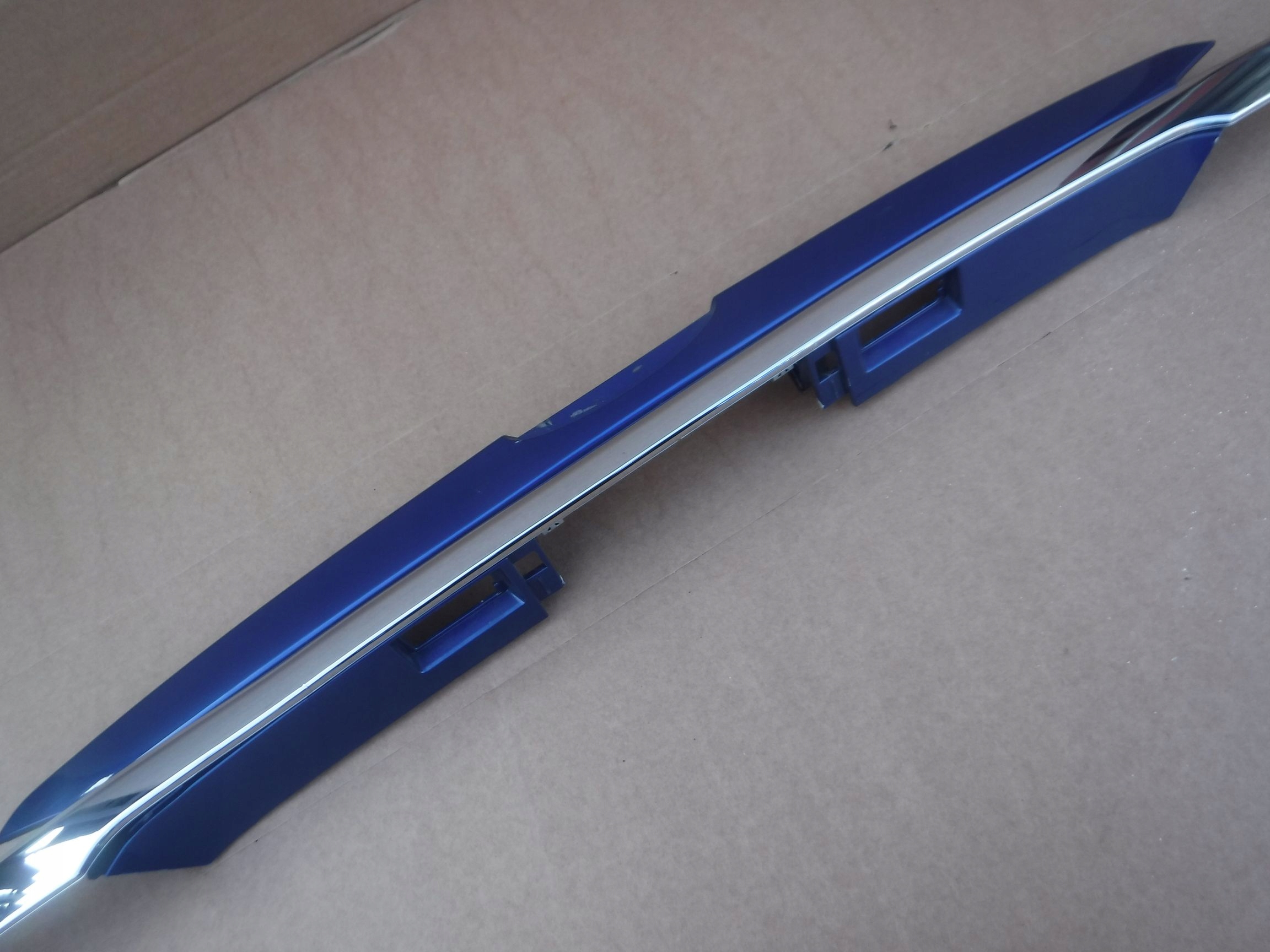 BLENDA KLAPY BAGAŻNIKA FORD FUSION USA Producent części Ford OE