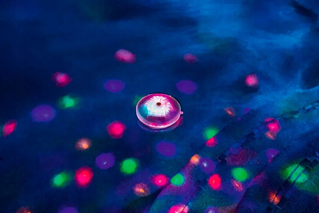 Oświetlenie LED Basenu Jacuzzi Spa Lampka Basenowa Pływająca BESTWAY 58419 Rodzaj lampa pływająca