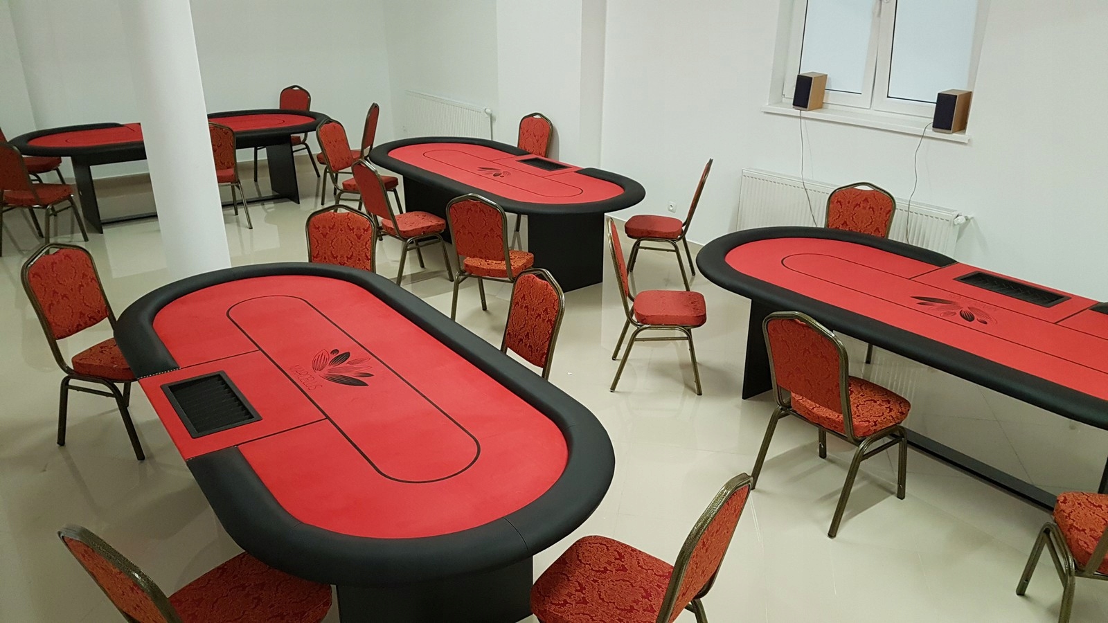 Stół do pokera Fama Casino. Wybierz swój nadruk ! Waga produktu z opakowaniem jednostkowym 30 kg