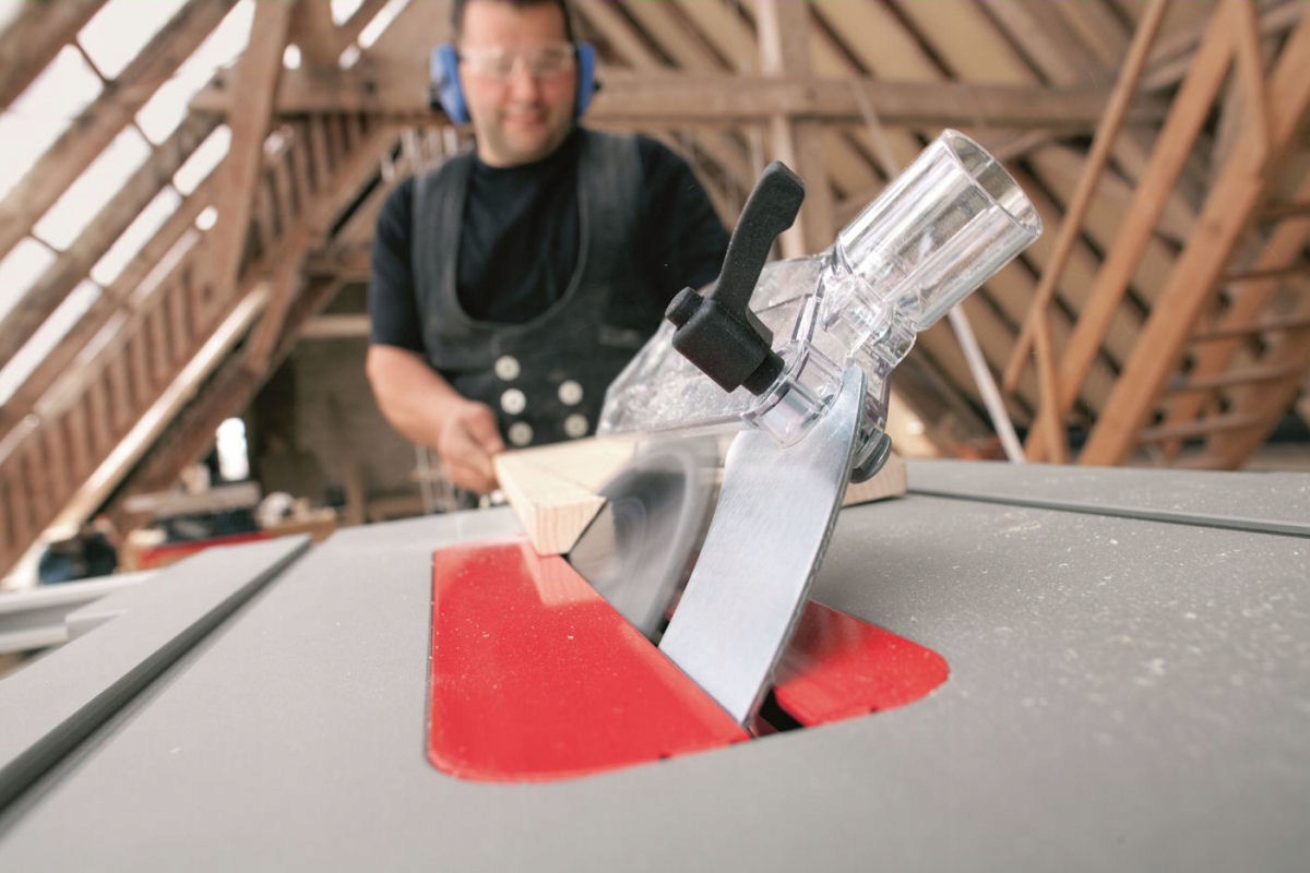 PILARKA STOŁOWA 2100W GTS 10 XC BOSCH Prędkość obrotowa 3200 rpm