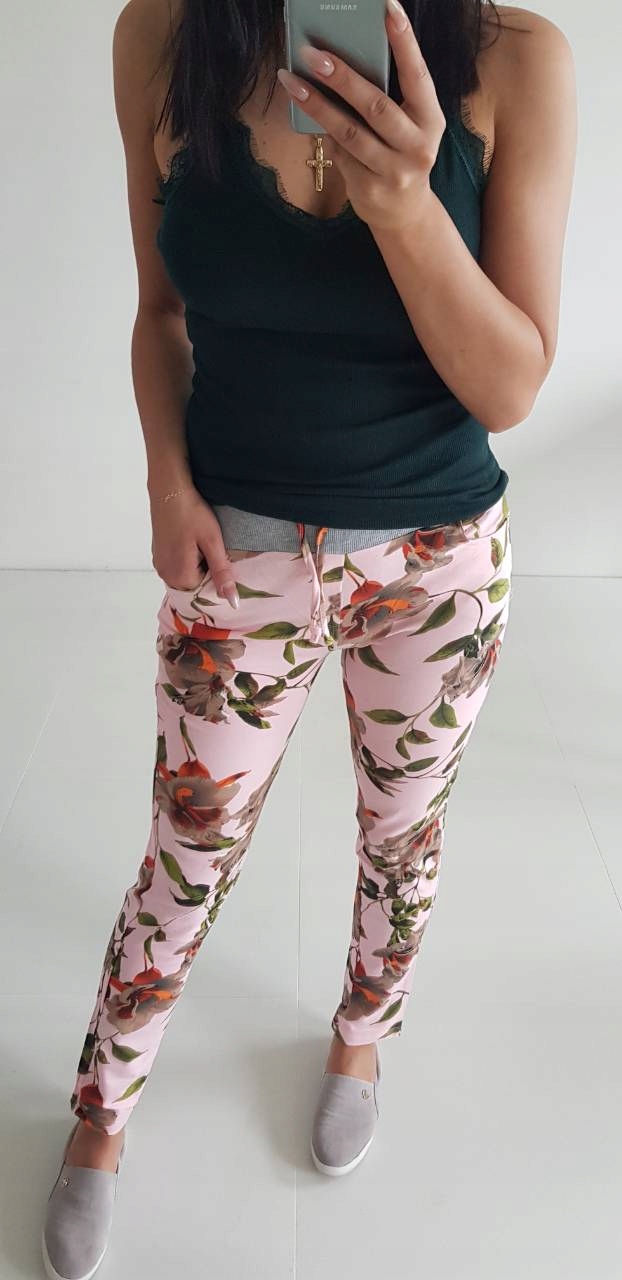 

Spodnie Benter Kwiaty - Różowe r.2XL (65678)
