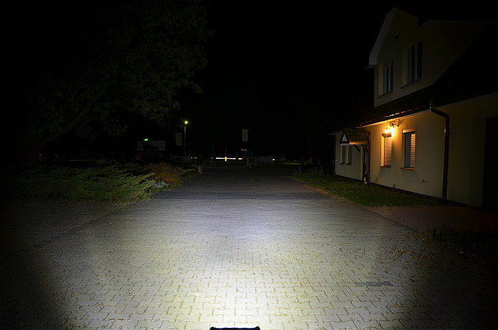 LAMPA ROBOCZA HALOGEN nXn LED 24W REFLEKTOR 12 24V Part number nXnLED LR24DS