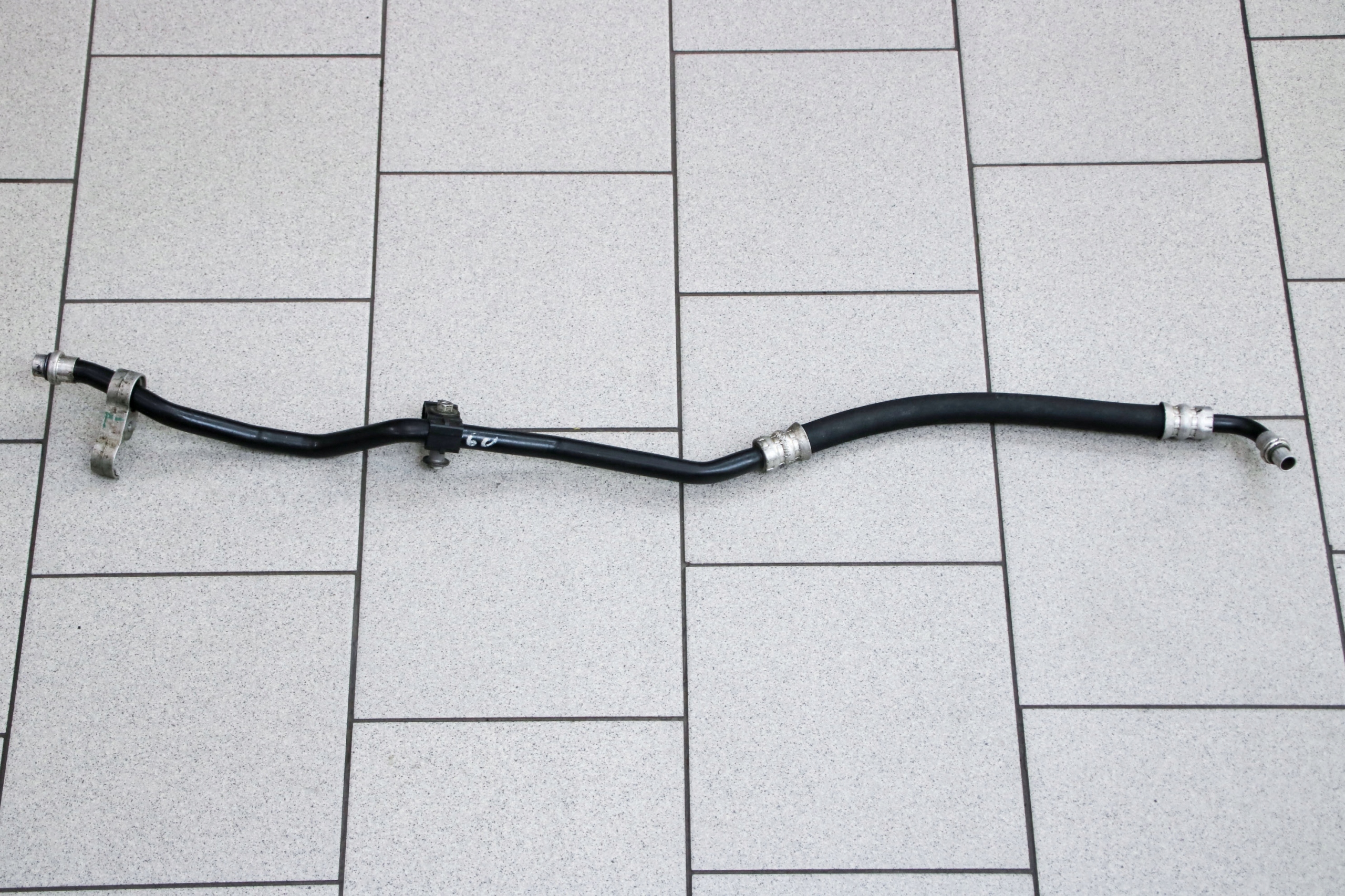 BMW E60 E61 525d oil line gearboxes 7799213