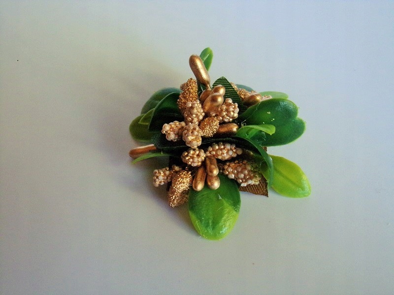 PR 12 C * Przypinka butonierka na ślub studniówkę Kolor dominujący wielokolorowy