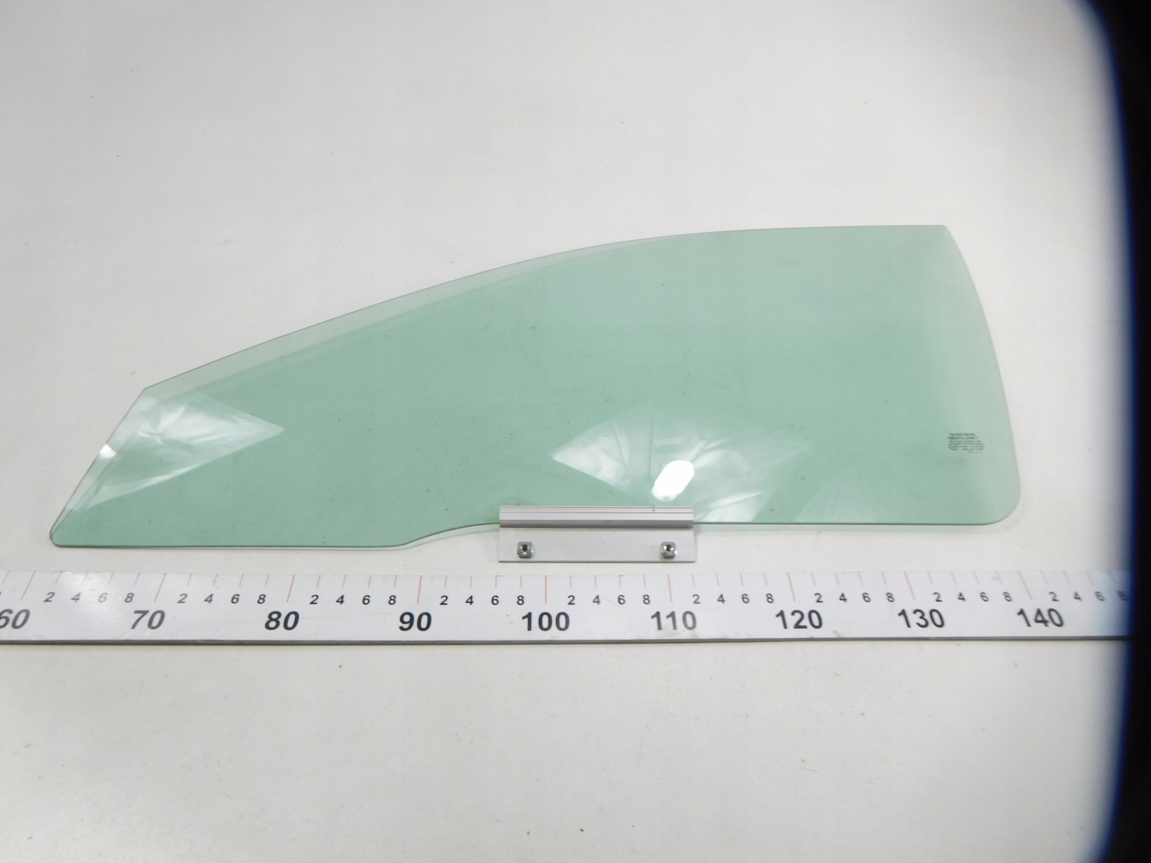 Стекло передней левой двери VOLVO 30859681